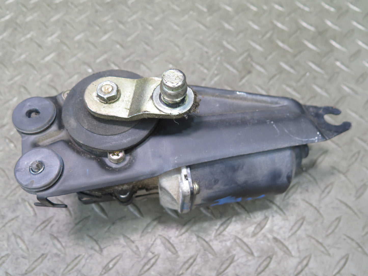 00-05 Toyota MR2 Spyder ZZW30L Windshield Wiper Transmission Linkage w Motor OEM