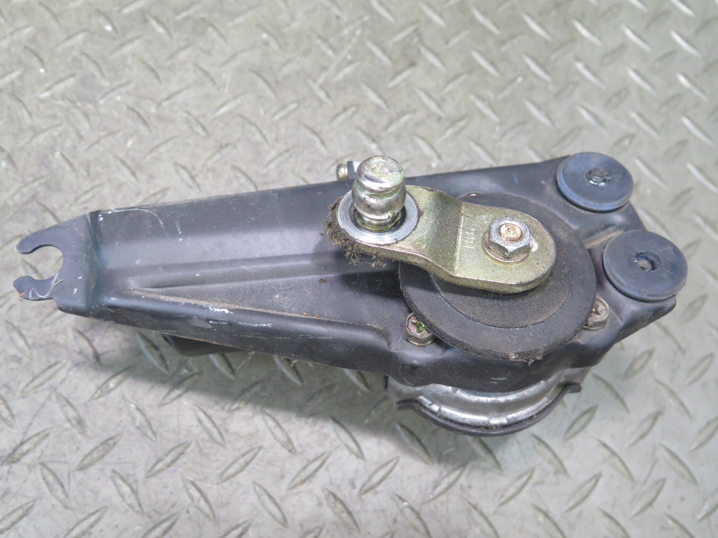 00-05 Toyota MR2 Spyder ZZW30L Windshield Wiper Transmission Linkage w Motor OEM
