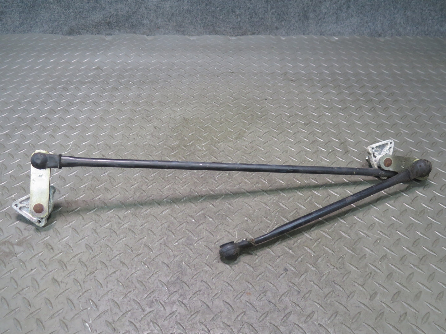 00-05 Toyota MR2 Spyder ZZW30L Windshield Wiper Transmission Linkage w Motor OEM