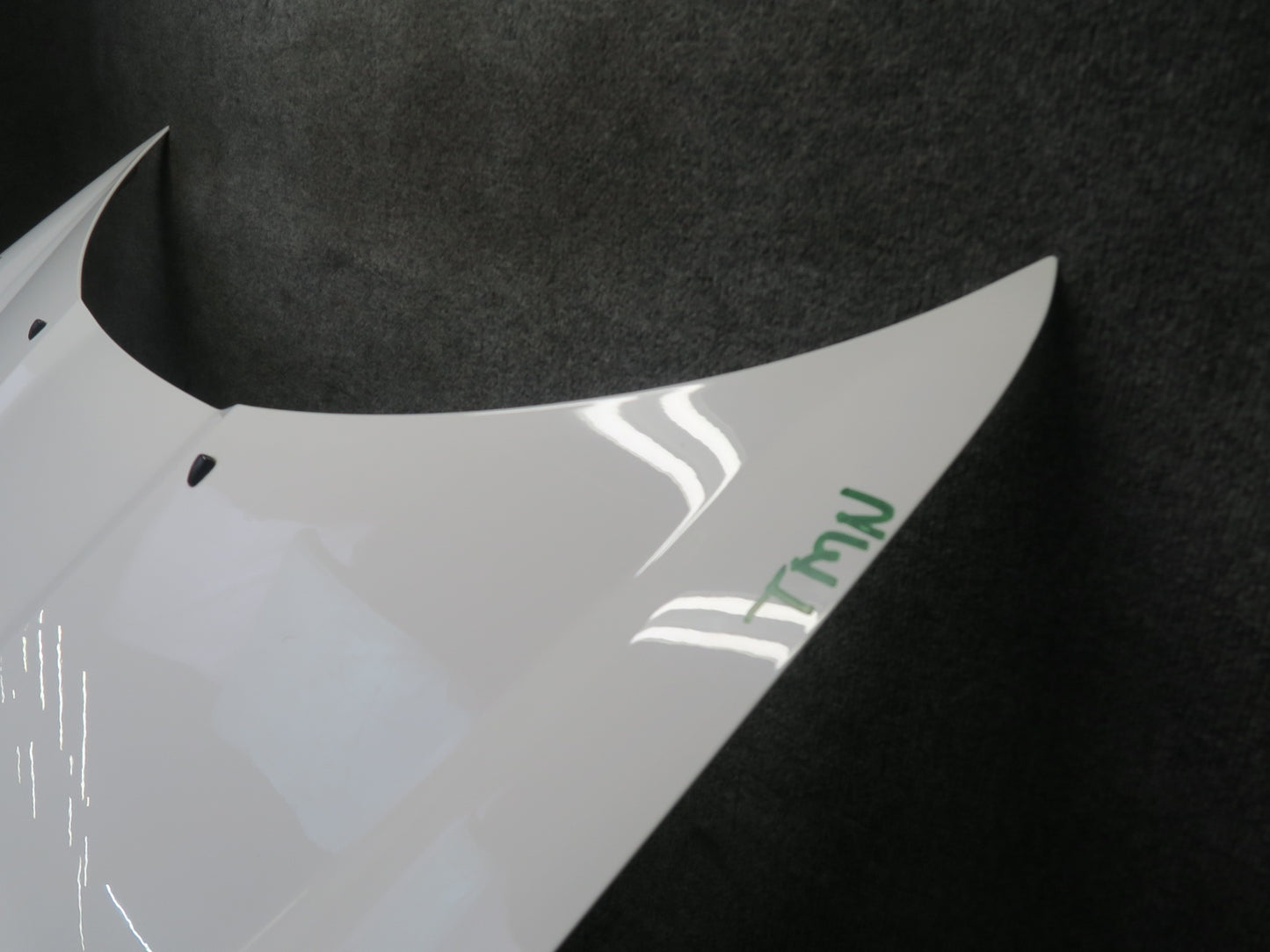 00-05 Toyota MR2 Spyder ZZW30L Front Hood Bonnet Shell Panel Super White OEM