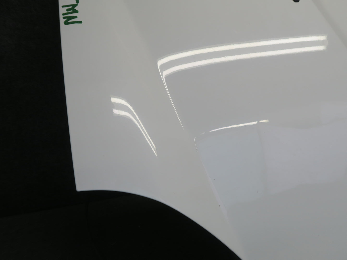 00-05 Toyota MR2 Spyder ZZW30L Front Hood Bonnet Shell Panel Super White OEM