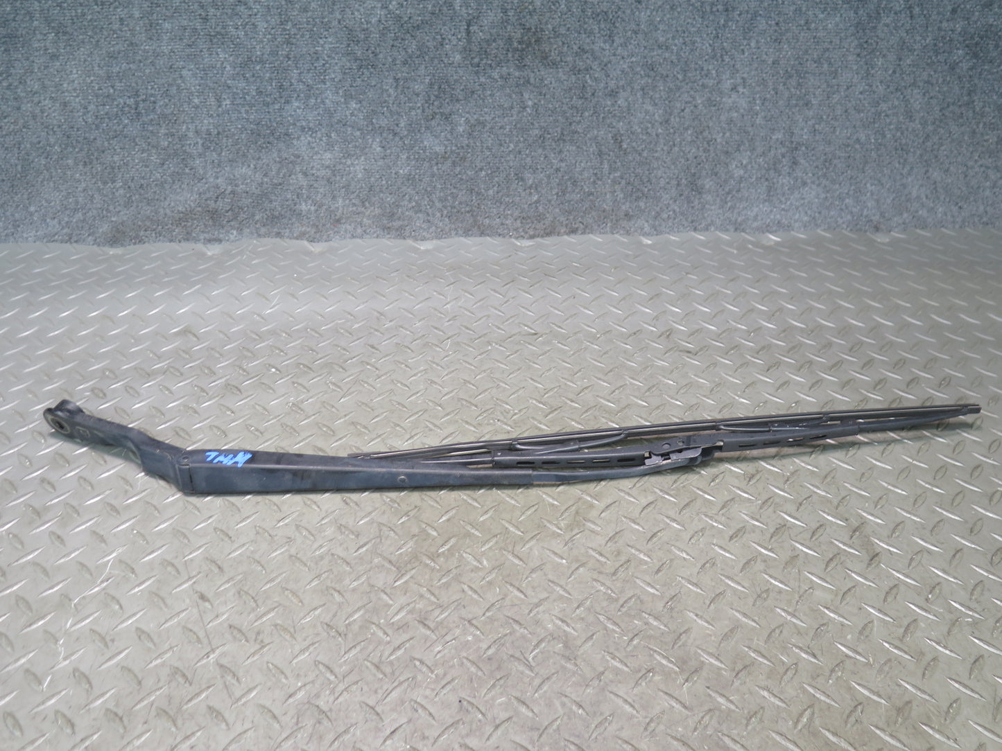 00-05 Toyota MR2 Spyder ZZW30L Set of 2 Front Left & Right Wiper Arm OEM