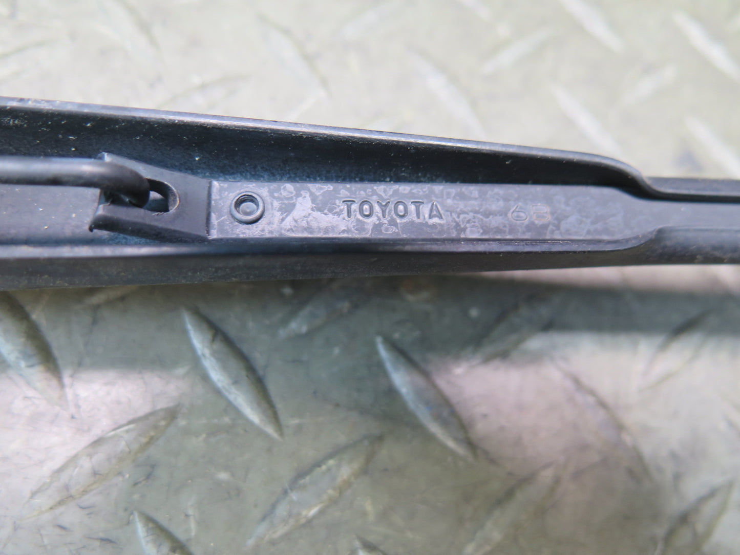 00-05 Toyota MR2 Spyder ZZW30L Set of 2 Front Left & Right Wiper Arm OEM