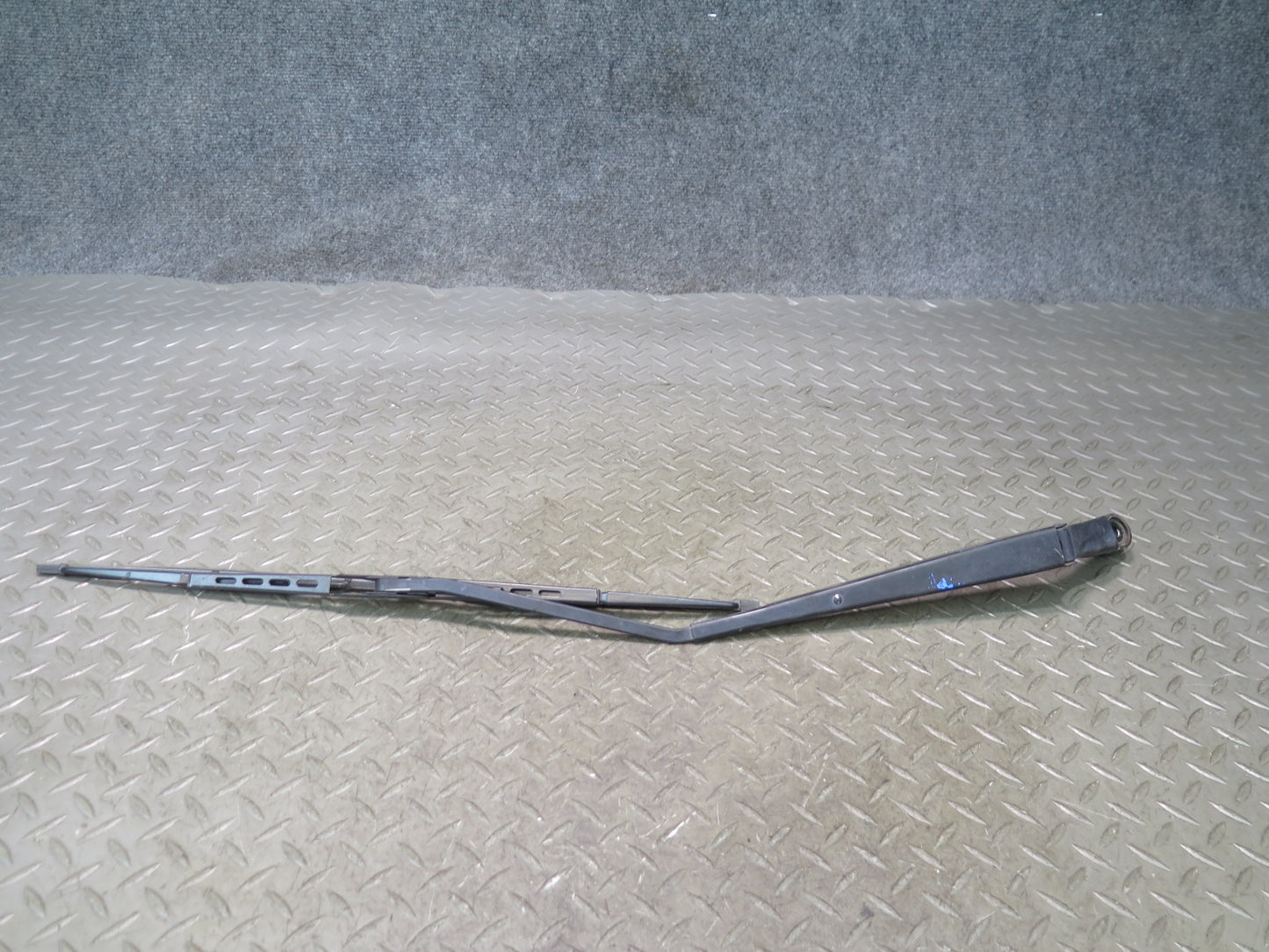 00-05 Toyota MR2 Spyder ZZW30L Set of 2 Front Left & Right Wiper Arm OEM