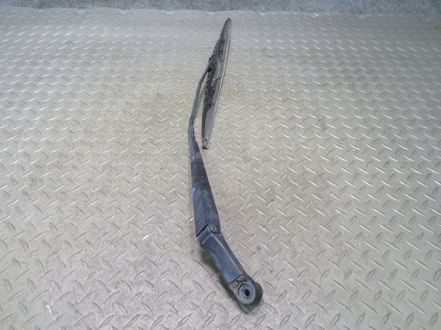 00-05 Toyota MR2 Spyder ZZW30L Set of 2 Front Left & Right Wiper Arm OEM