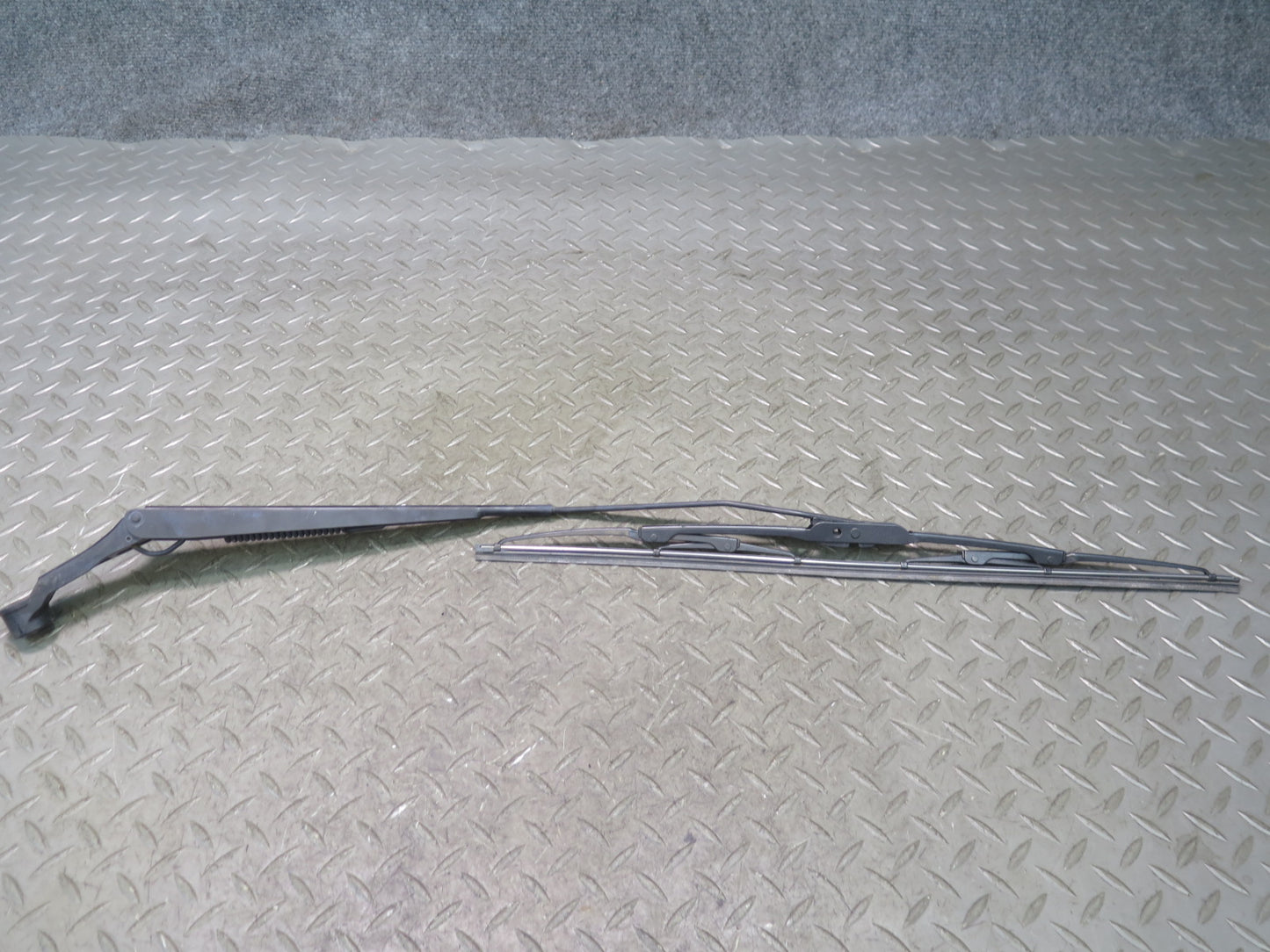 00-05 Toyota MR2 Spyder ZZW30L Set of 2 Front Left & Right Wiper Arm OEM