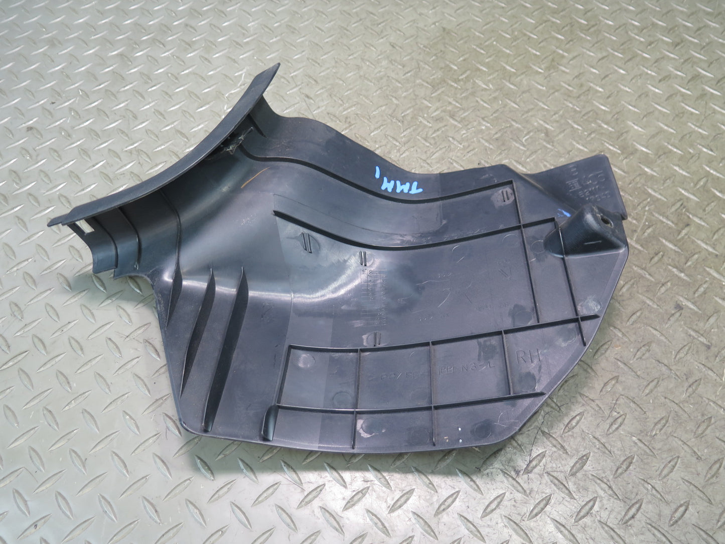 00-05 Toyota MR2 Spyder ZZW30L Set of 2 Front Lower Kick Trim Cover Panel OEM