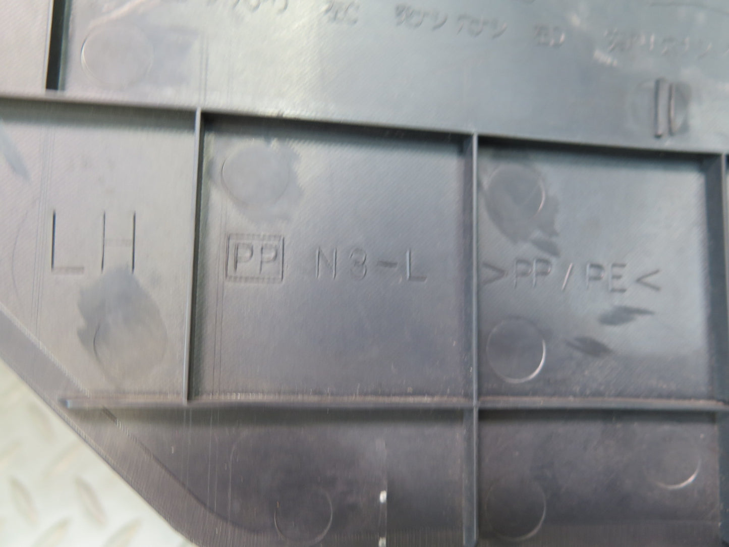 00-05 Toyota MR2 Spyder ZZW30L Set of 2 Front Lower Kick Trim Cover Panel OEM