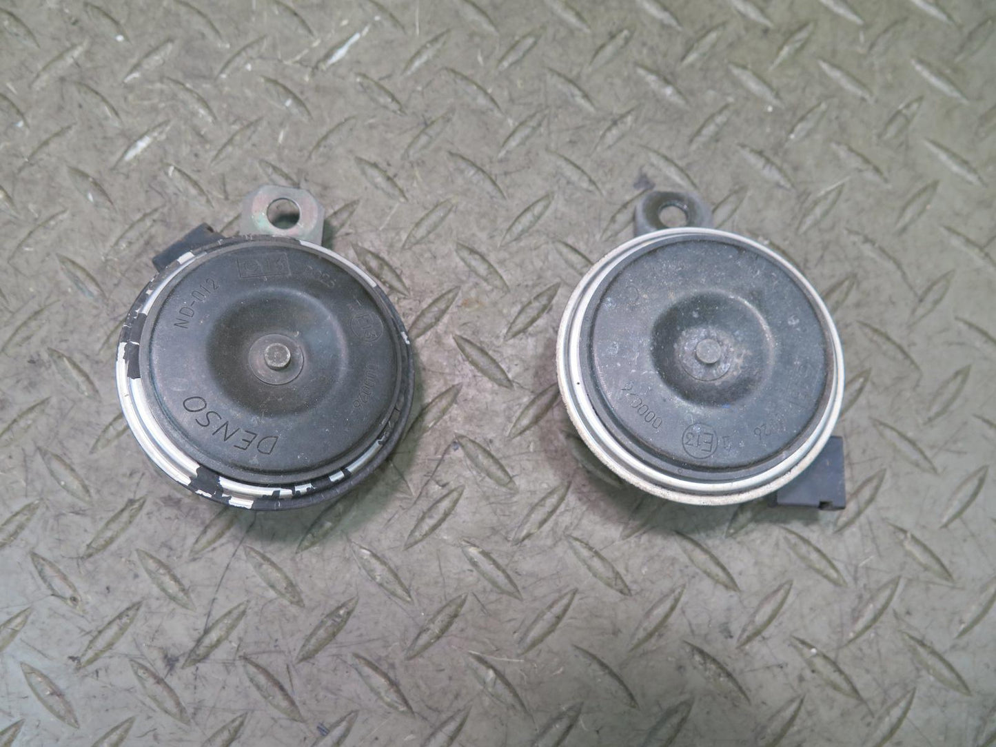 00-05 Toyota MR2 Spyder ZZW30L High & Low Tone Note Pitch Horn Signal Set OEM