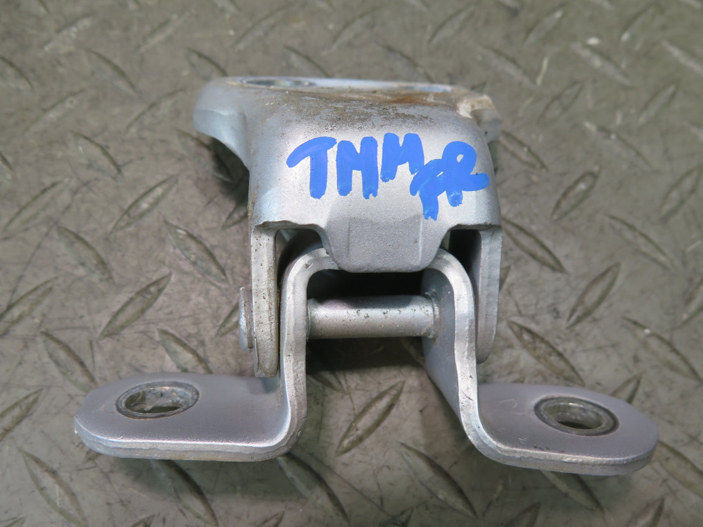 00-05 Toyota MR2 Spyder ZZW30L Set of 2 Right Door Upper & Lower Hinge OEM