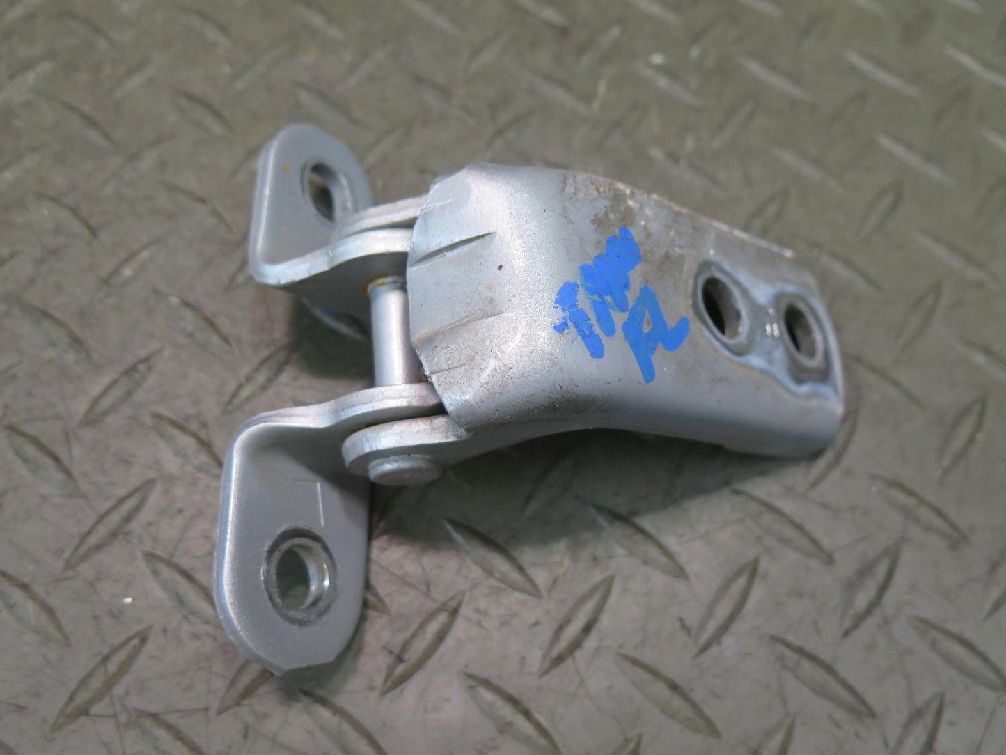 00-05 Toyota MR2 Spyder ZZW30L Set of 2 Left Door Upper & Lower Hinge OEM