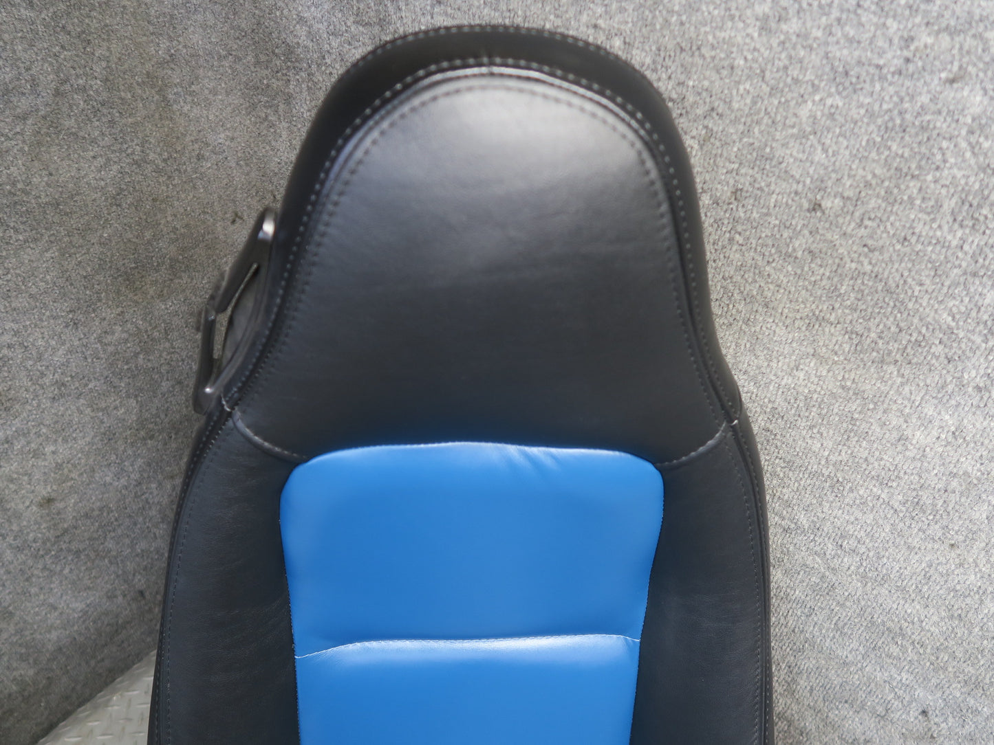 01-02 BMW E36/7 Z3 Front Right & Left Side Heated Leather Seat Set of 2 OEM