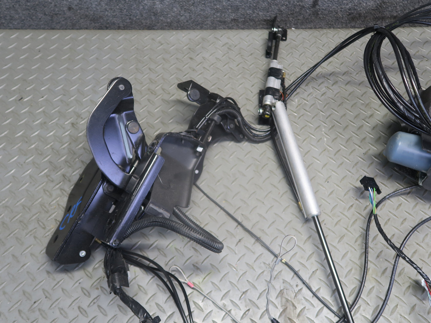 03-06 Chevrolet SSR Convertible TOP Pump w Hydraulic Lines Cylinders Set OEM