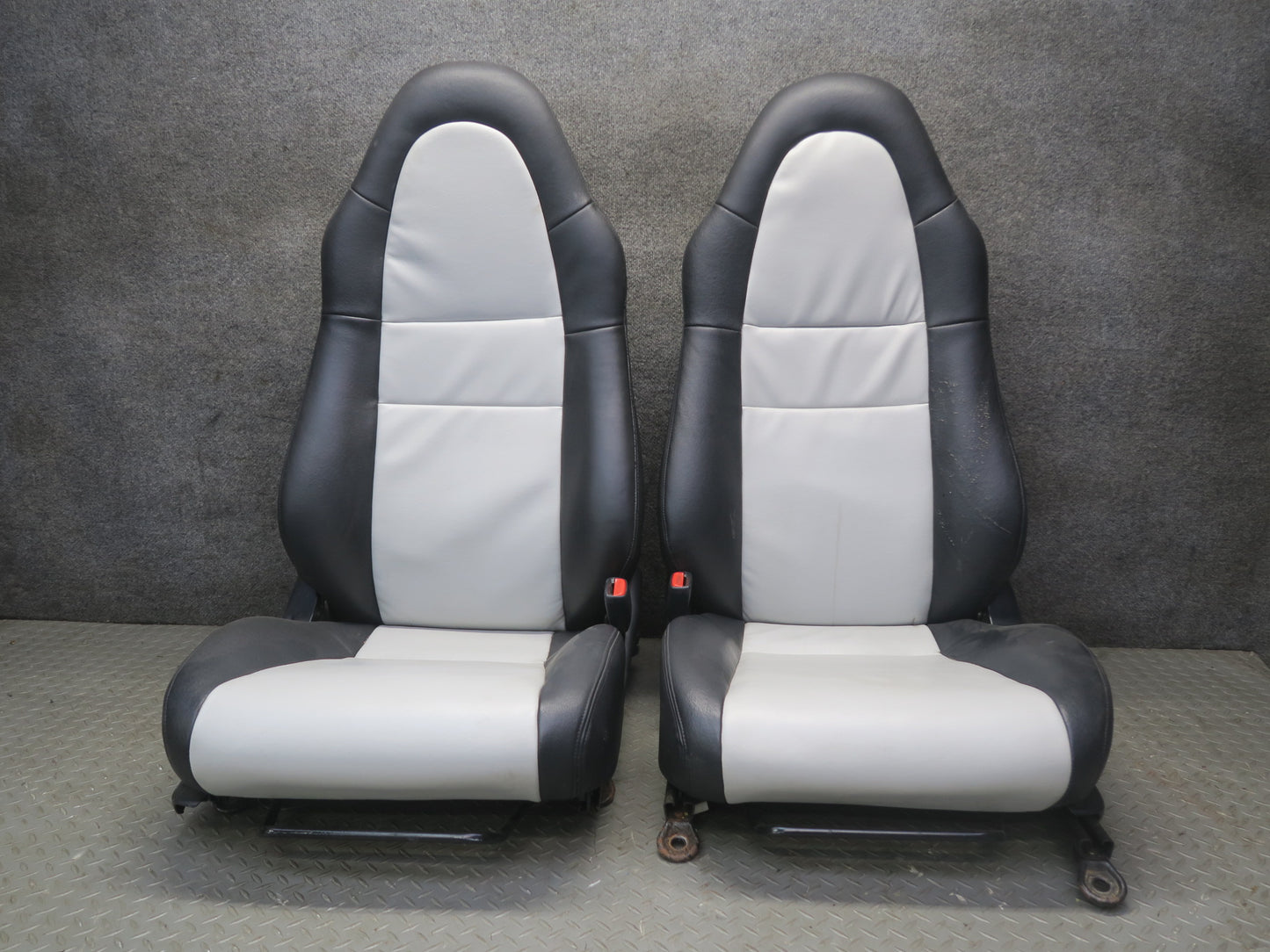 00-02 Toyota MR2 Spyder ZZW30L Set of 2 Front Left & Right Leather Seat OEM