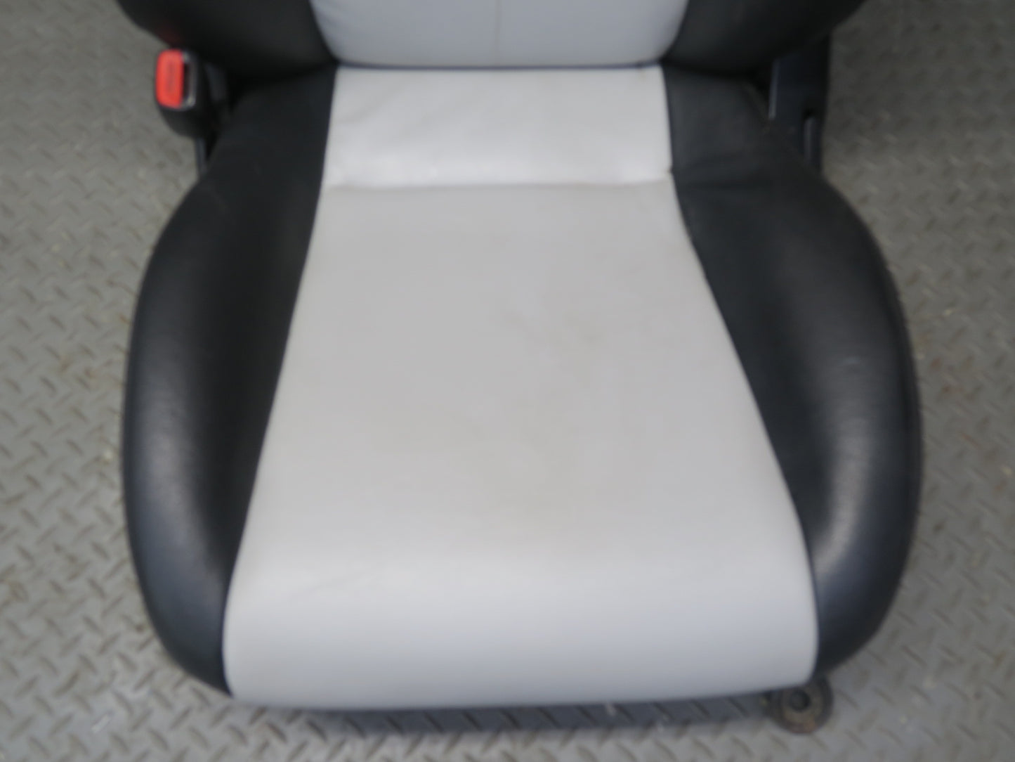 00-02 Toyota MR2 Spyder ZZW30L Set of 2 Front Left & Right Leather Seat OEM