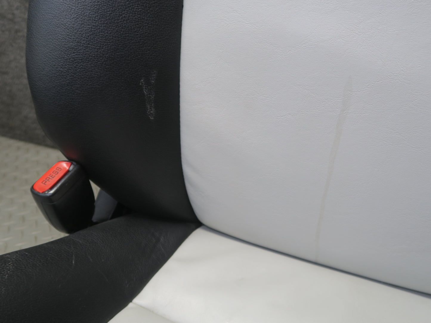 00-02 Toyota MR2 Spyder ZZW30L Set of 2 Front Left & Right Leather Seat OEM