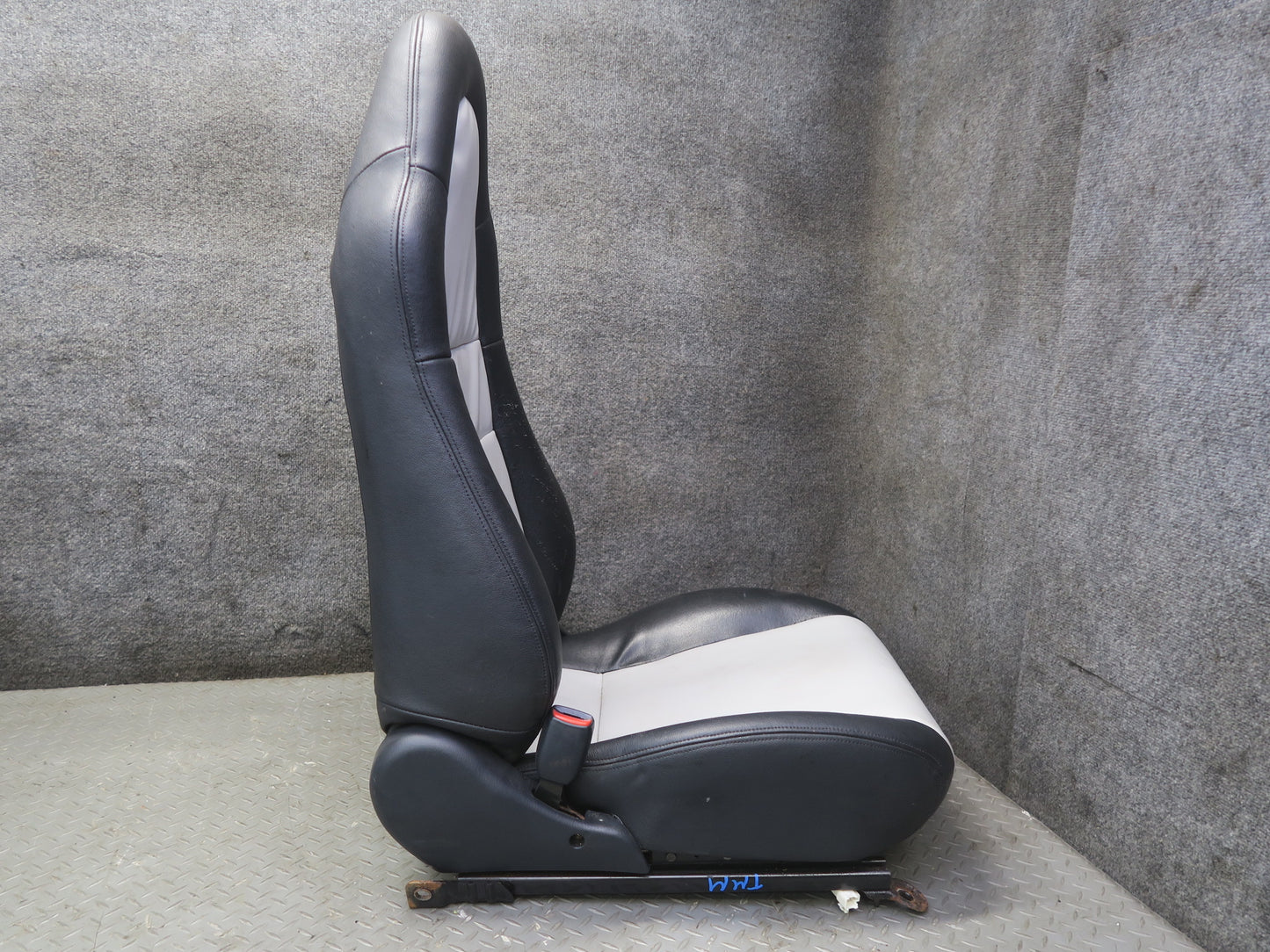 00-02 Toyota MR2 Spyder ZZW30L Set of 2 Front Left & Right Leather Seat OEM