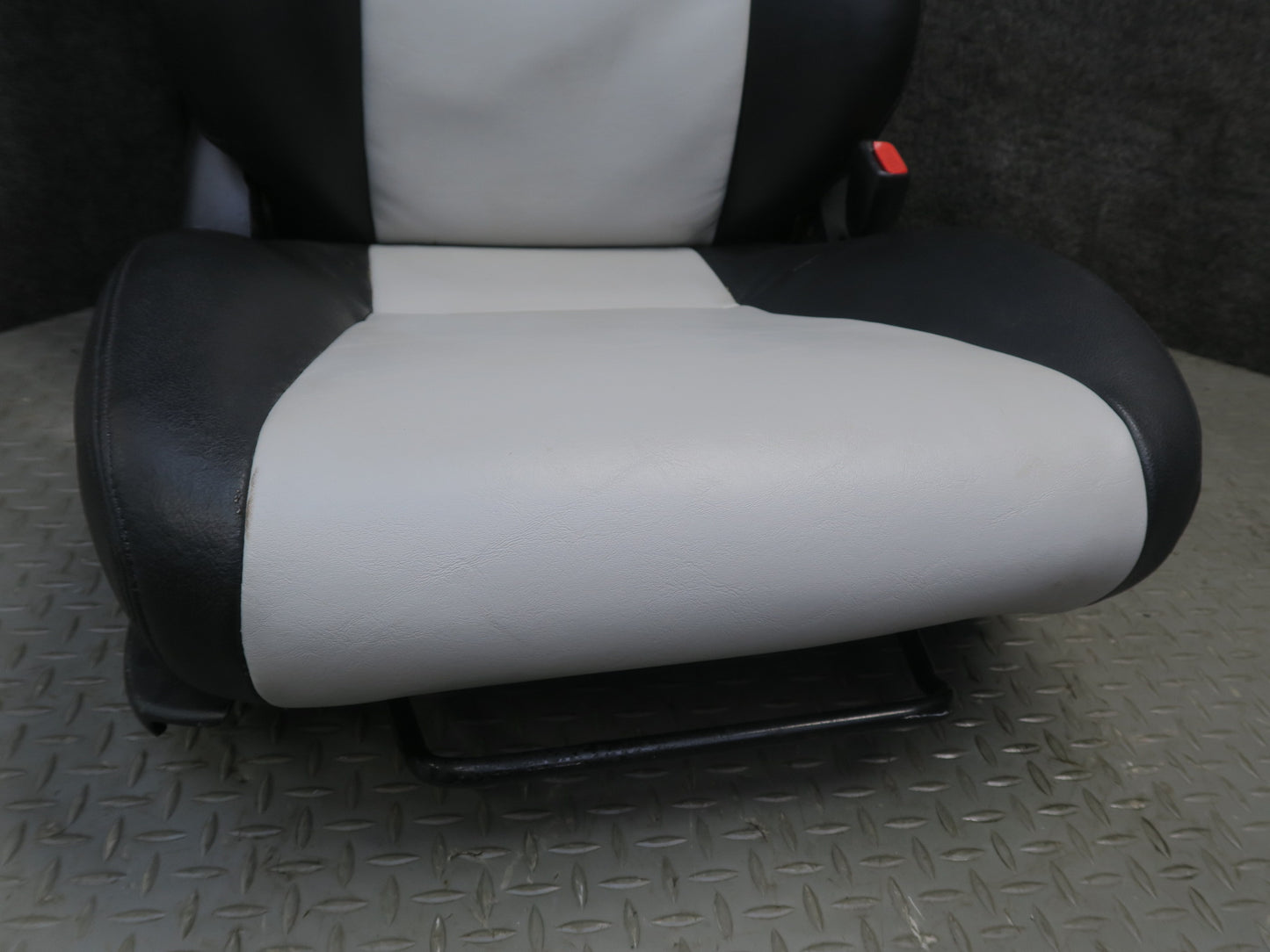 00-02 Toyota MR2 Spyder ZZW30L Set of 2 Front Left & Right Leather Seat OEM