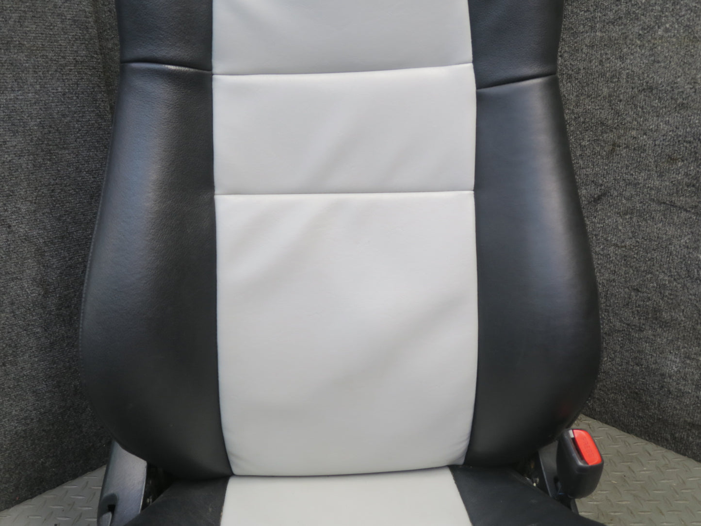 00-02 Toyota MR2 Spyder ZZW30L Set of 2 Front Left & Right Leather Seat OEM