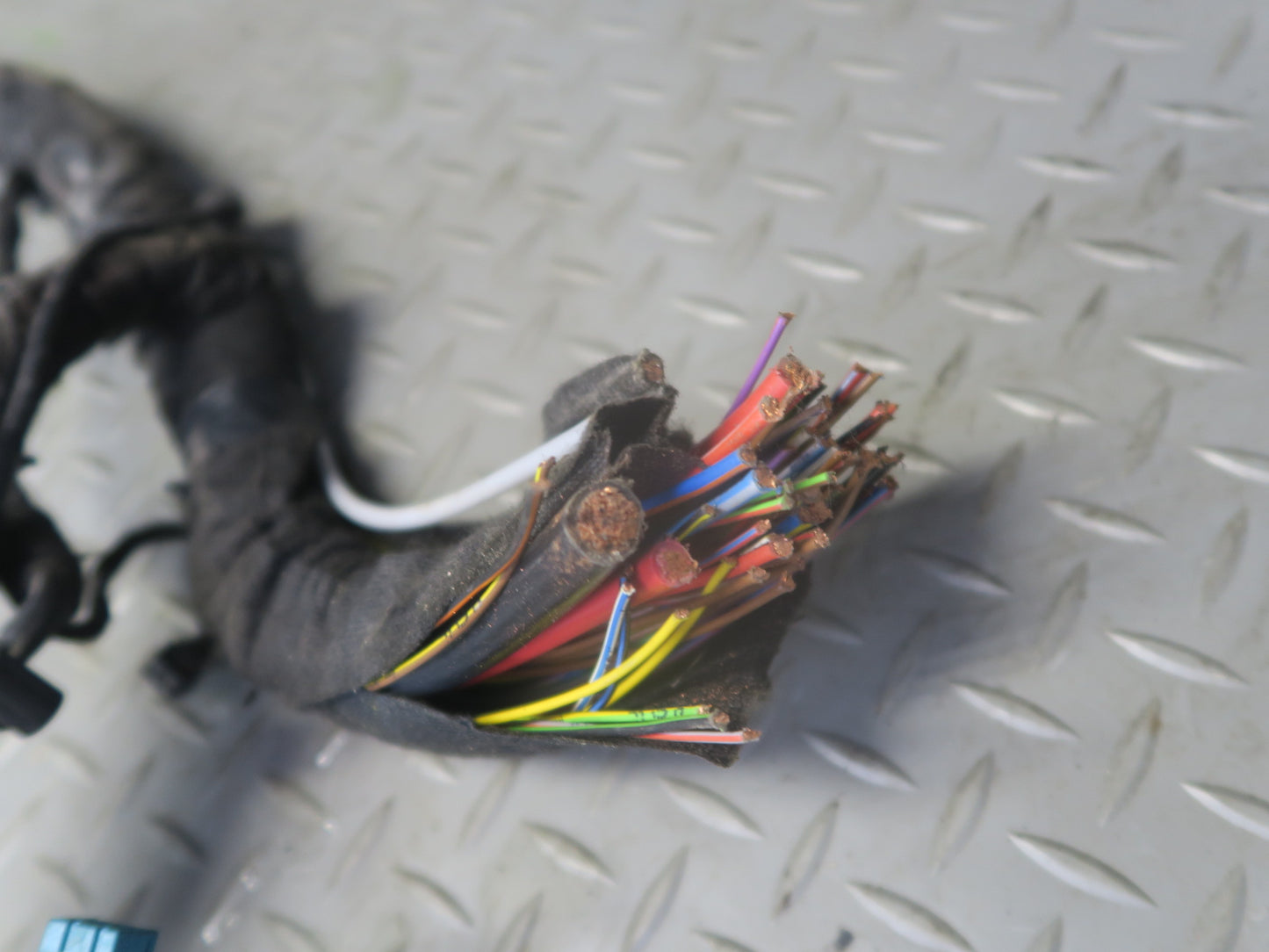 03-12 Mercedes R230 Sl-class Battery Stabilization Control Module w Wiring OEM