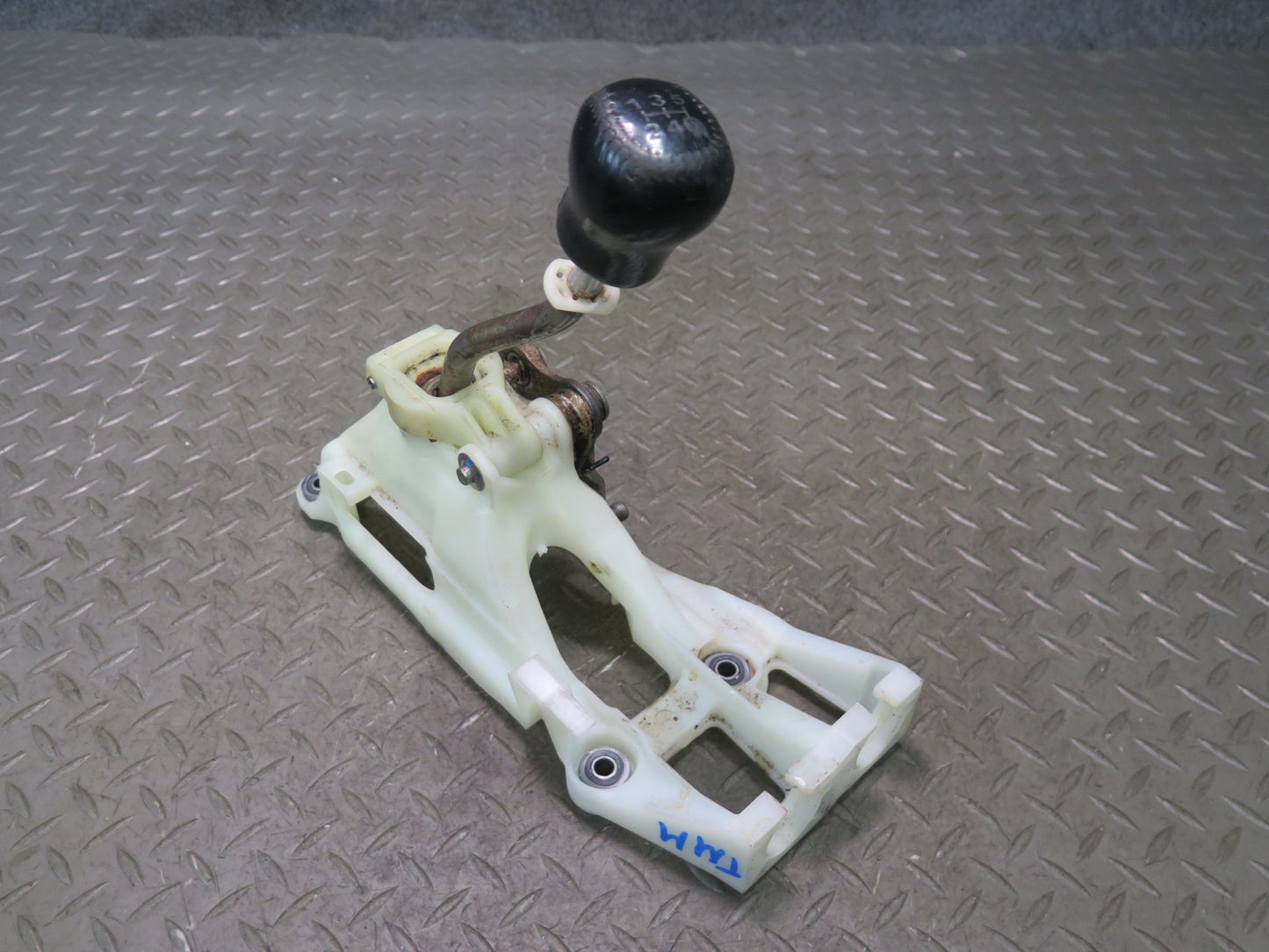 00-05 Toyota MR2 Spyder ZZW30L M/T Manual Transmission Shifter OEM