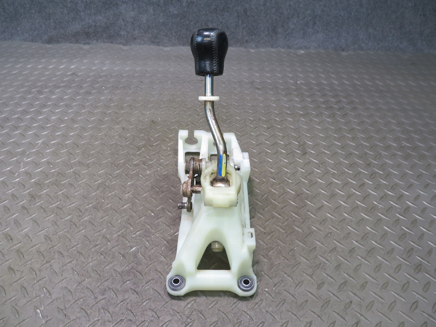 00-05 Toyota MR2 Spyder ZZW30L M/T Manual Transmission Shifter OEM