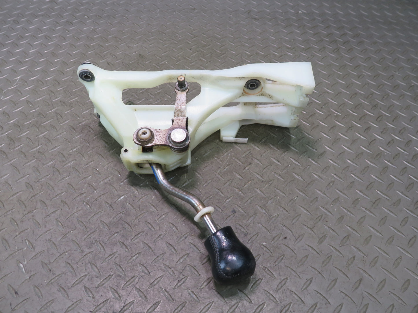 00-05 Toyota MR2 Spyder ZZW30L M/T Manual Transmission Shifter OEM