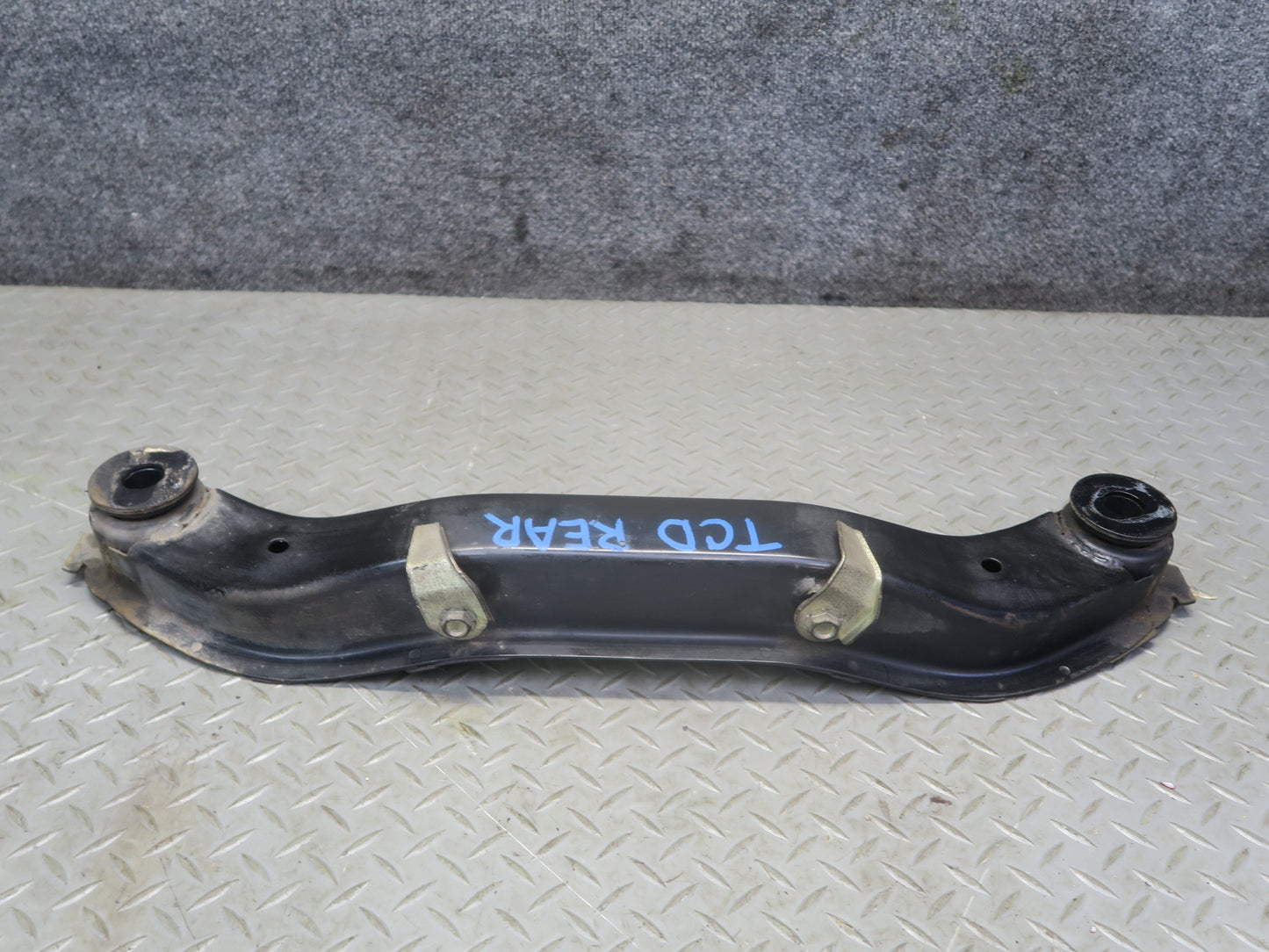 84-88 Toyota Cressida MX73 Sedan Rear Differential Carrier Mount Support OEM