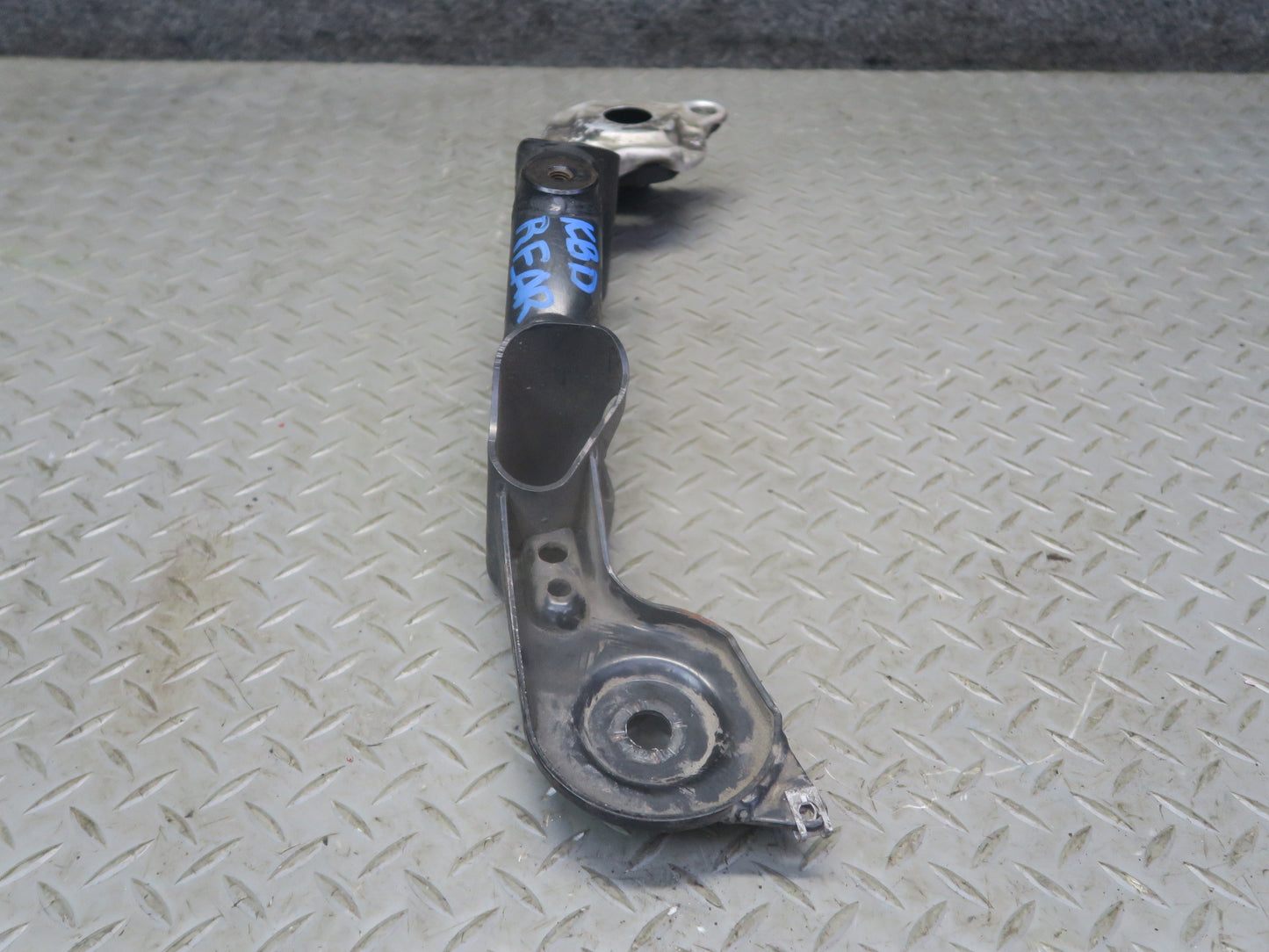 2001-2006 BMW E46 M3 Rear Axle Differential Carrier Crossmember Support Bracket