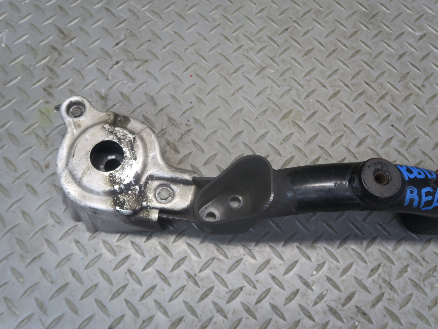 2001-2006 BMW E46 M3 Rear Axle Differential Carrier Crossmember Support Bracket