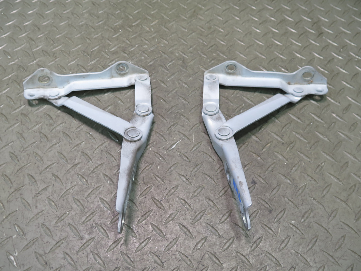 00-05 Toyota MR2 Spyder ZZW30L Rear Left & Right Engine Lid Hood Hinge Set OEM