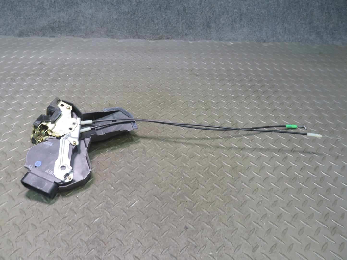 00-05 Toyota MR2 Spyder ZZW30L Left Door Lock Latch Actuator OEM