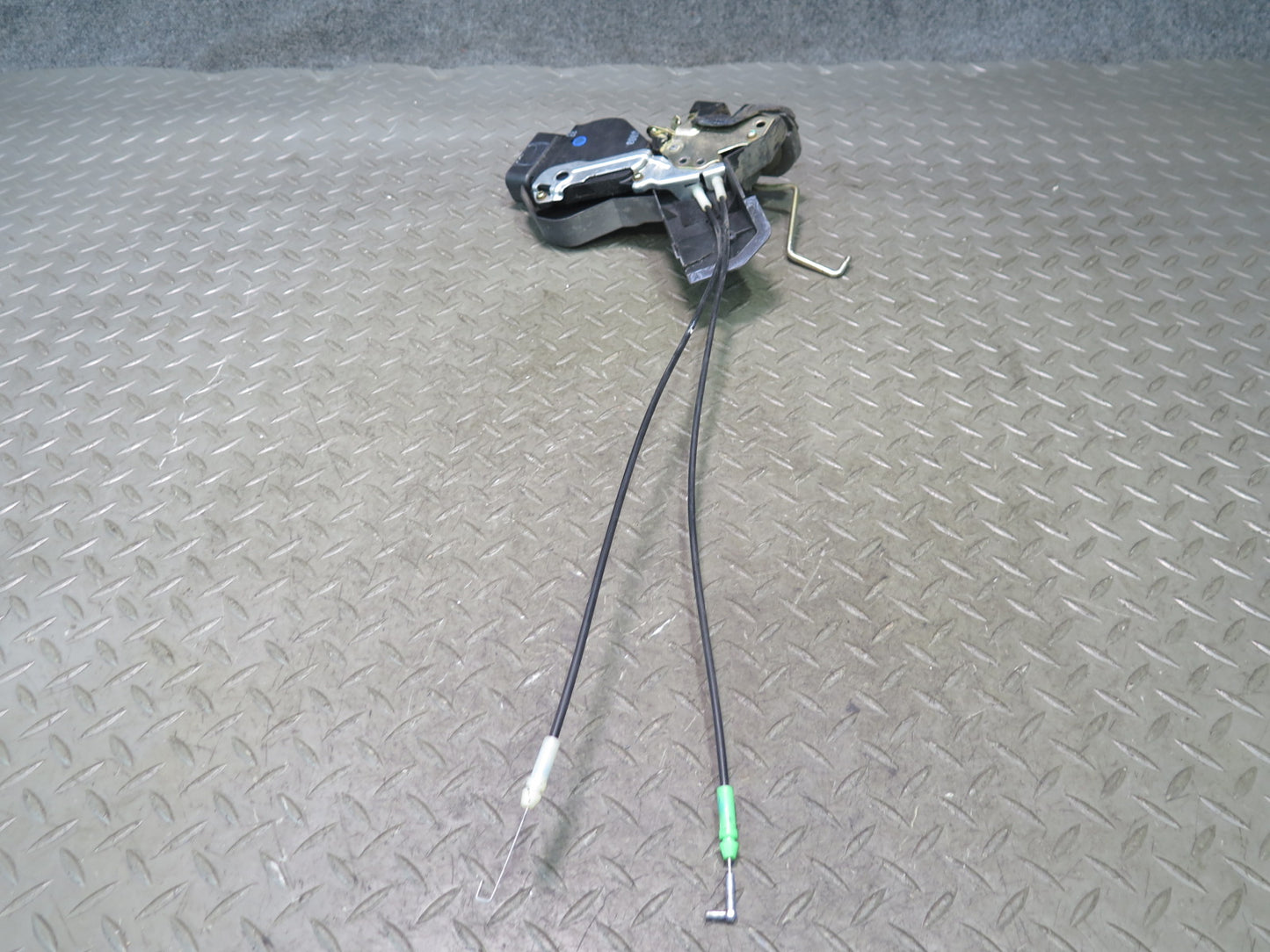 00-05 Toyota MR2 Spyder ZZW30L Left Door Lock Latch Actuator OEM