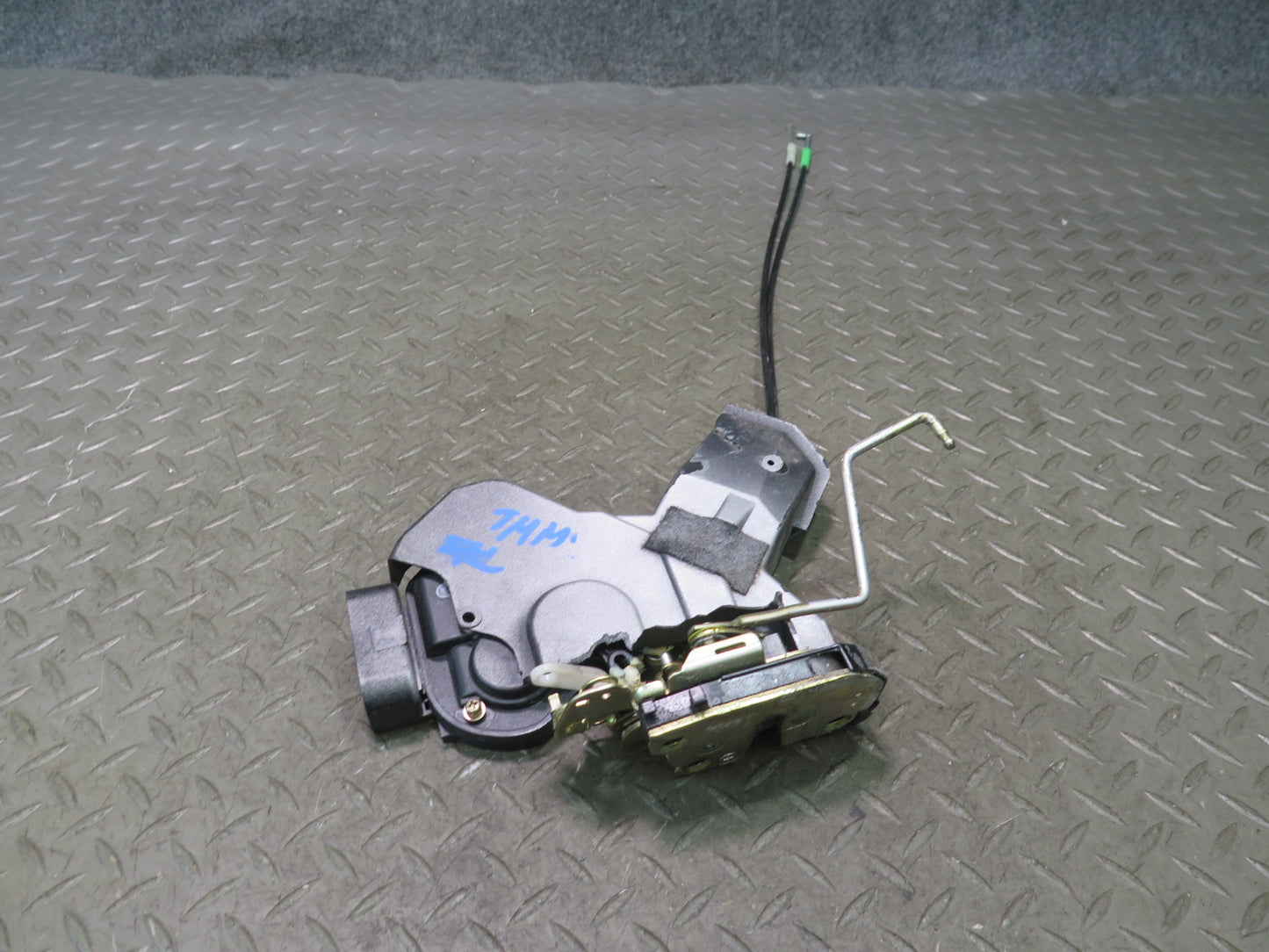 00-05 Toyota MR2 Spyder ZZW30L Left Door Lock Latch Actuator OEM