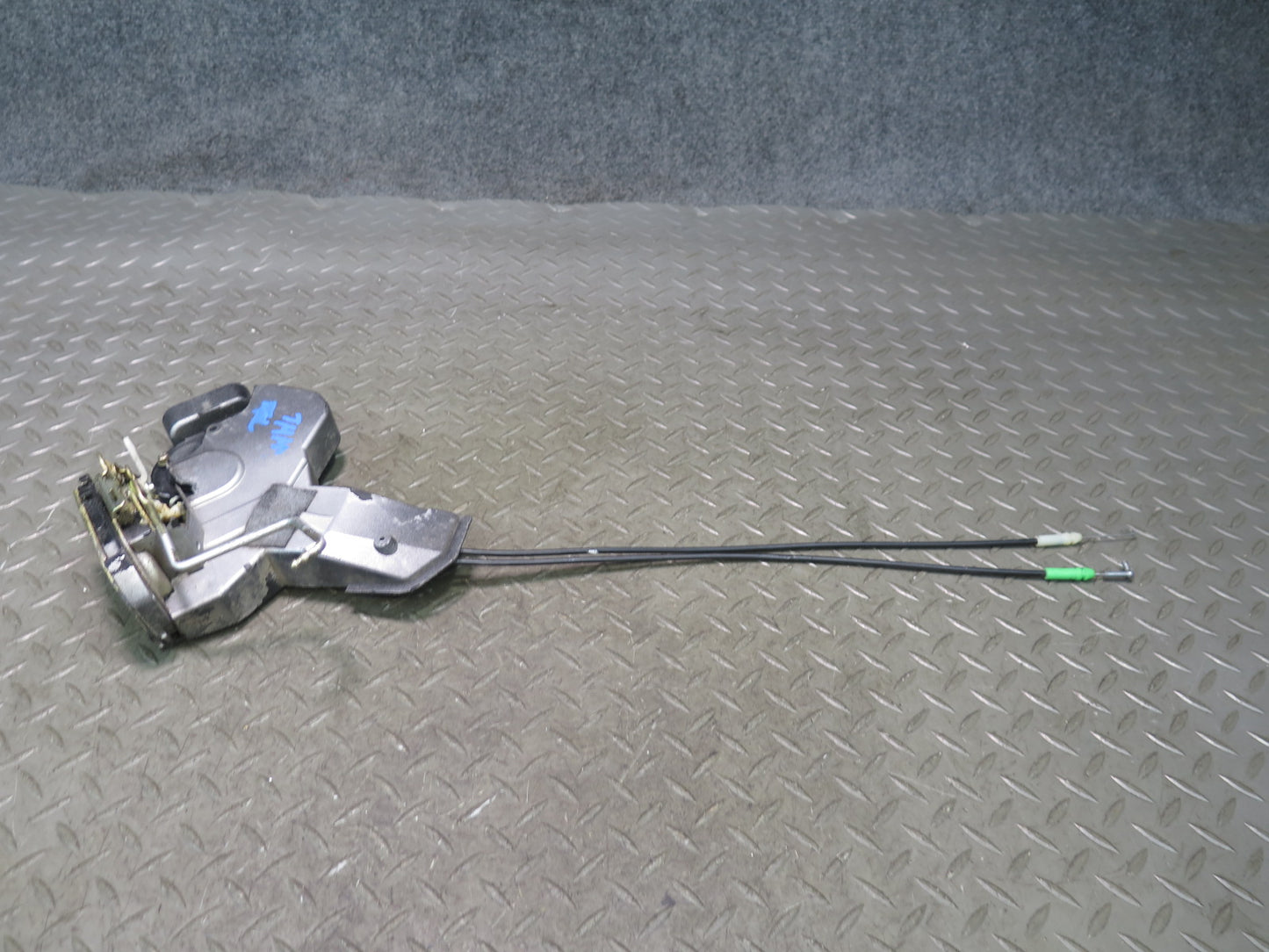 00-05 Toyota MR2 Spyder ZZW30L Left Door Lock Latch Actuator OEM