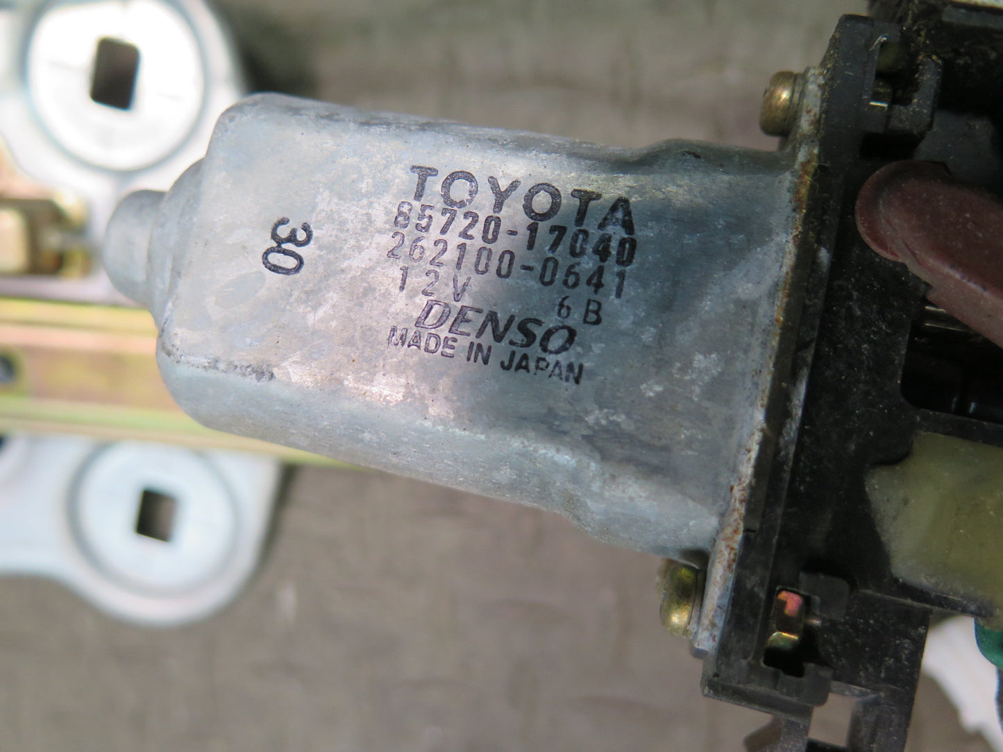 00-05 Toyota MR2 Spyder ZZW30L Left Door Window Regulator w Motor OEM