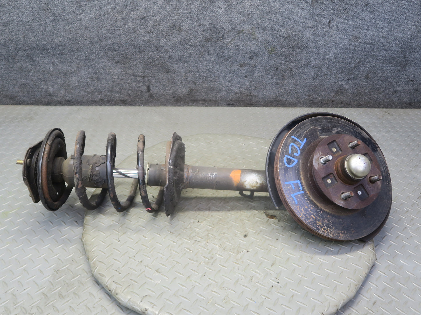 84-88 Toyota Cressida MX73 Front Left Spindle Knuckle Wheel Hub Strut Rotor OEM