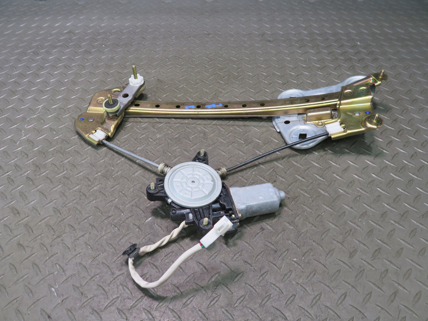 00-05 Toyota MR2 Spyder ZZW30L Left Door Window Regulator w Motor OEM