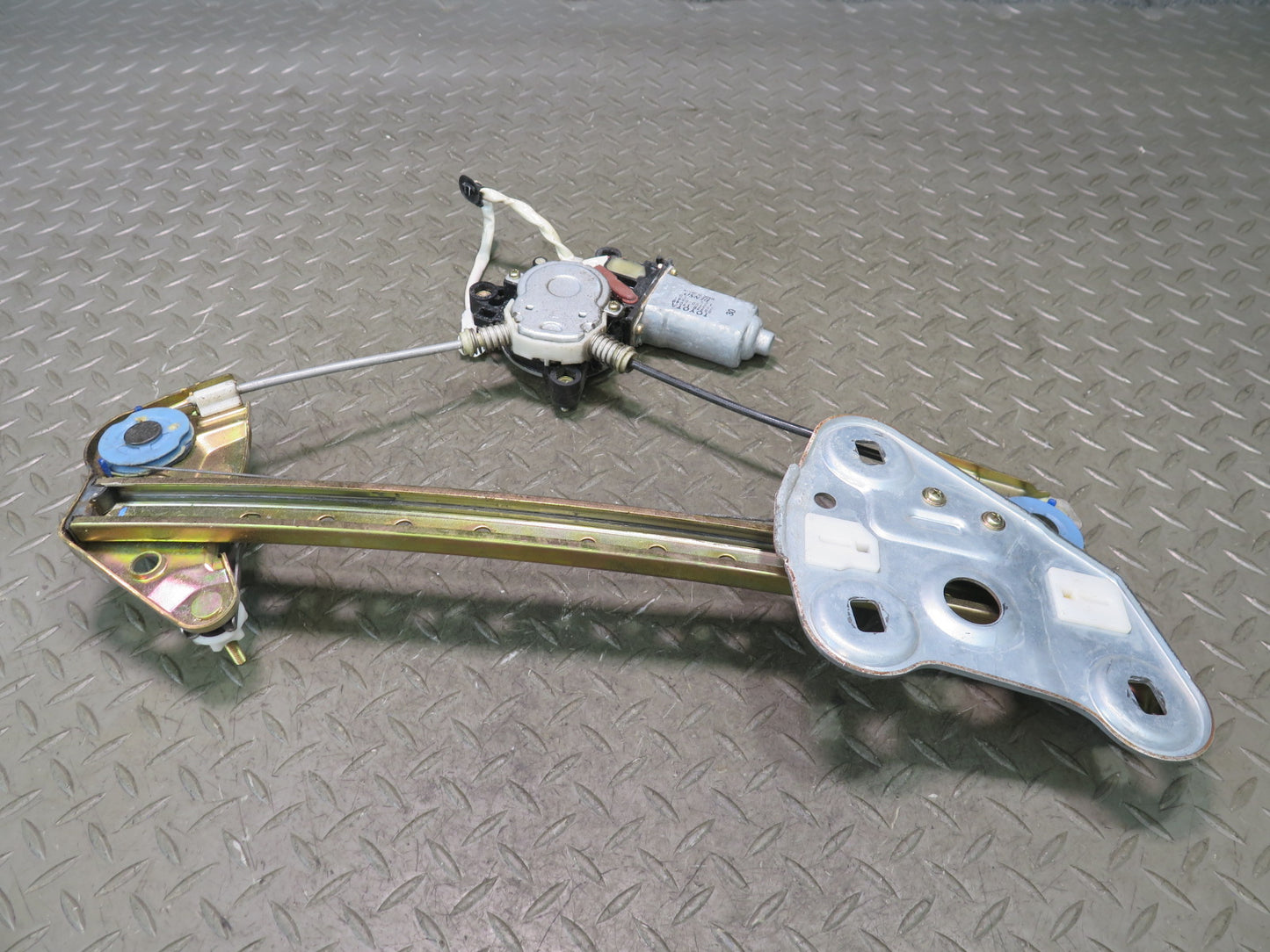 00-05 Toyota MR2 Spyder ZZW30L Left Door Window Regulator w Motor OEM