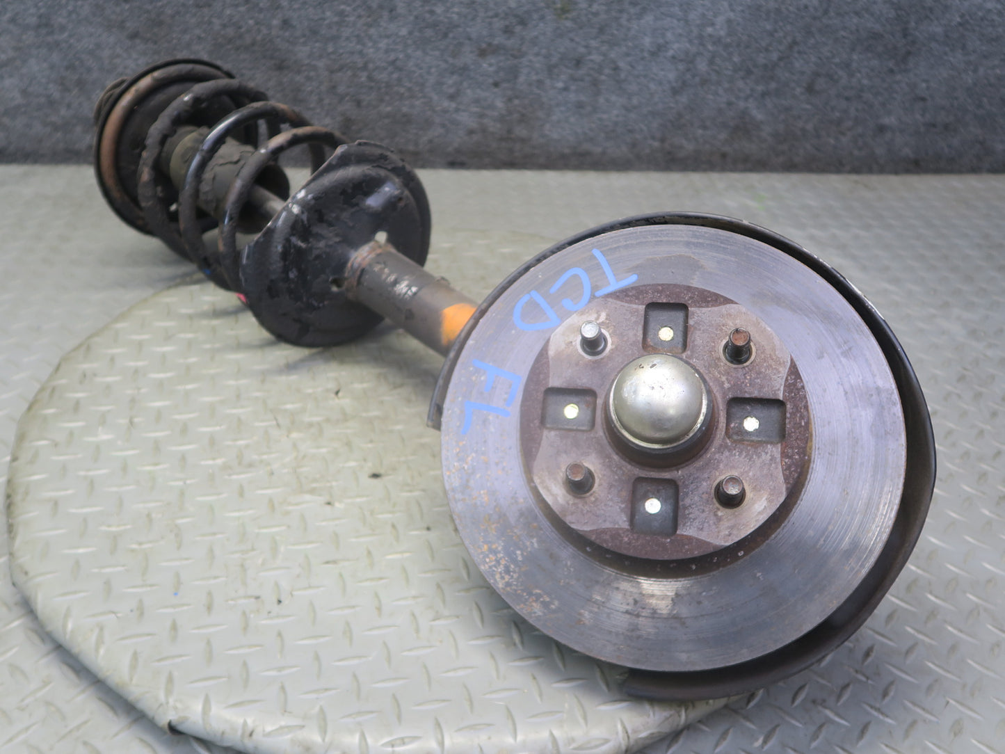 84-88 Toyota Cressida MX73 Front Left Spindle Knuckle Wheel Hub Strut Rotor OEM