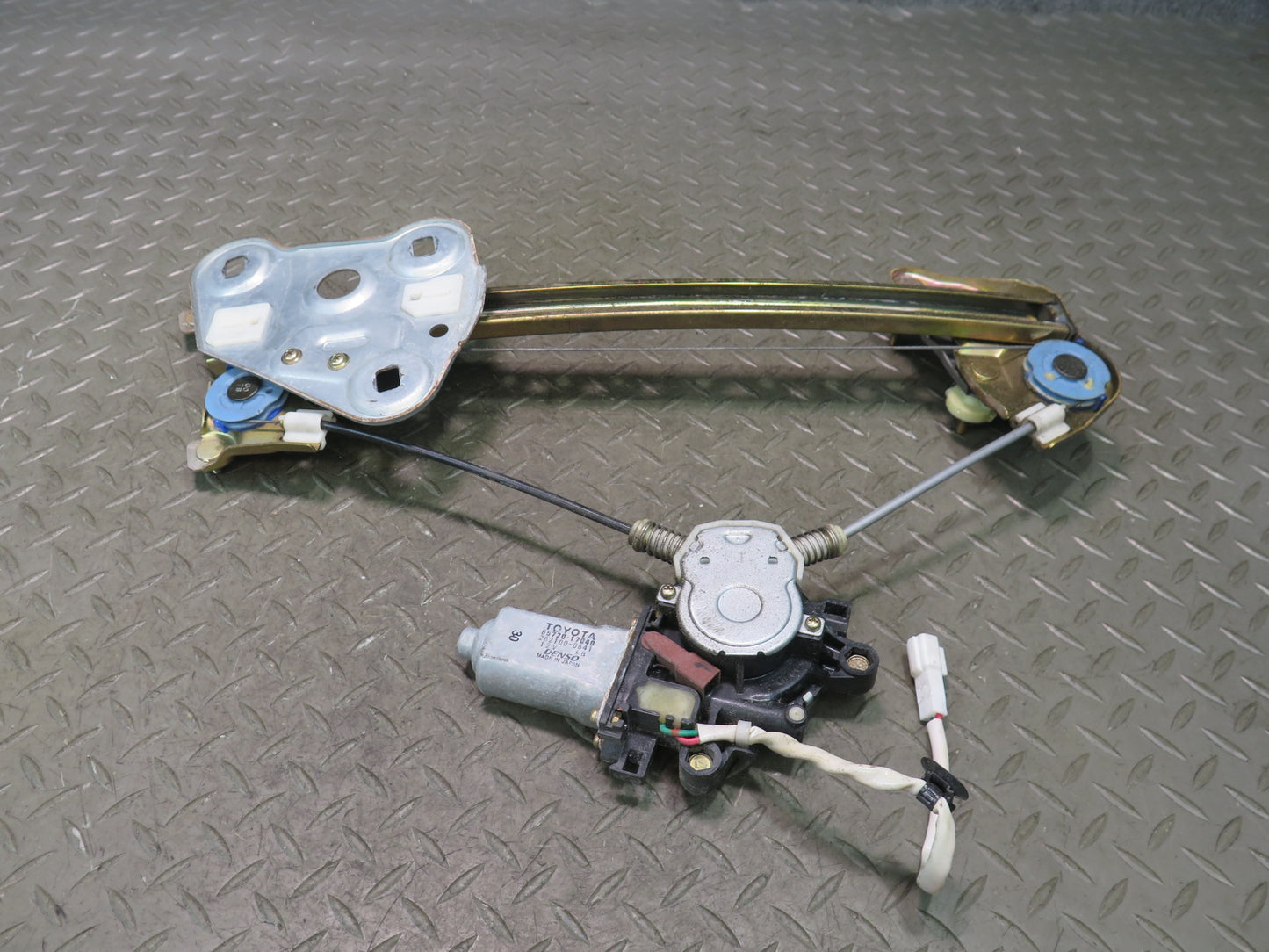 00-05 Toyota MR2 Spyder ZZW30L Left Door Window Regulator w Motor OEM
