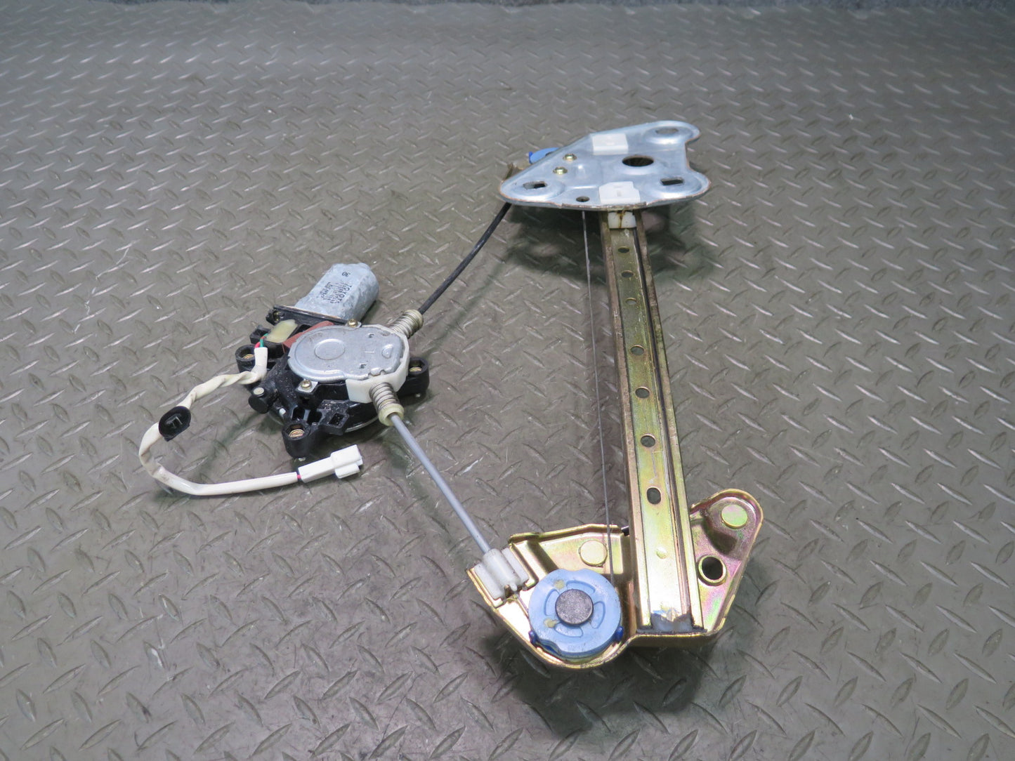 00-05 Toyota MR2 Spyder ZZW30L Left Door Window Regulator w Motor OEM