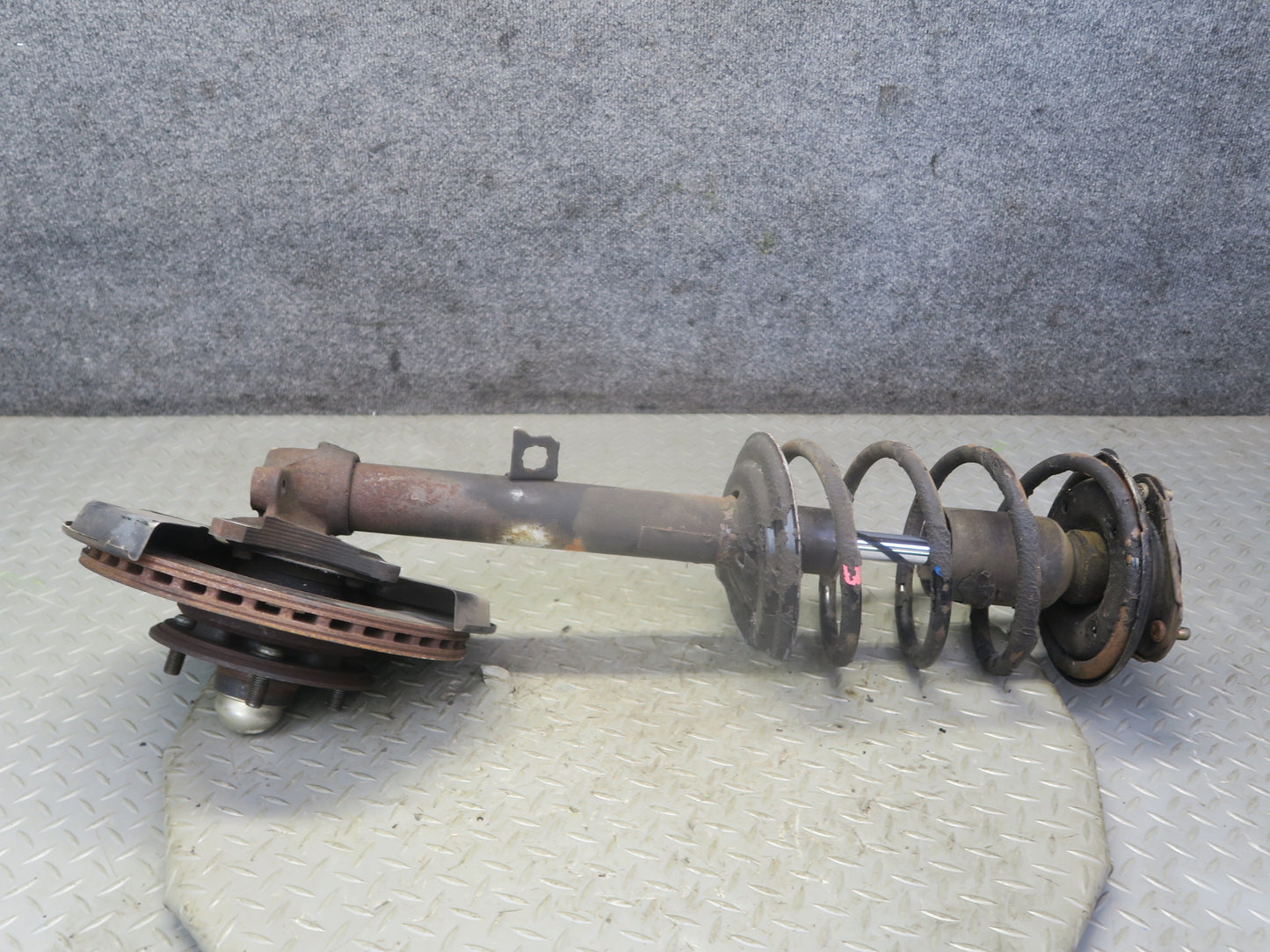 84-88 Toyota Cressida MX73 Front Left Spindle Knuckle Wheel Hub Strut Rotor OEM
