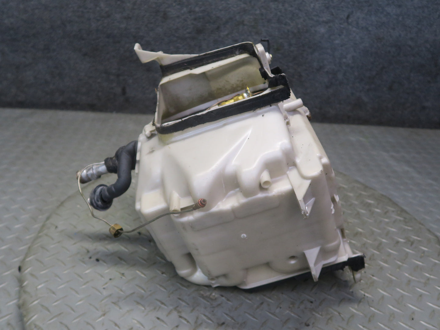 84-86 Toyota Cressida MX73 A/C Air Condition Evaporator Heater Climate Box OEM