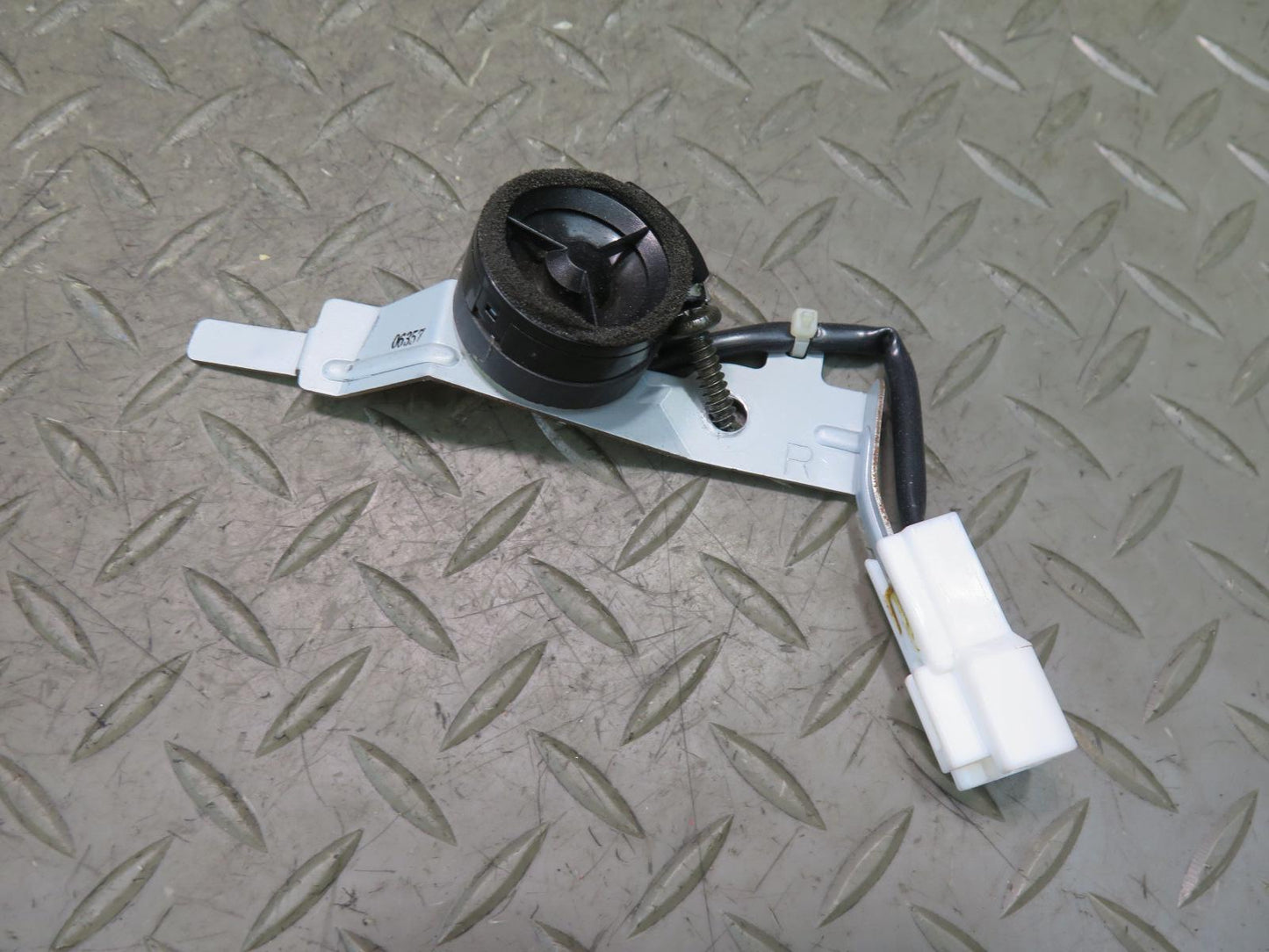 00-05 Toyota MR2 Spyder ZZW30L Set of 2 Left & Right Door Speaker Tweeter OEM