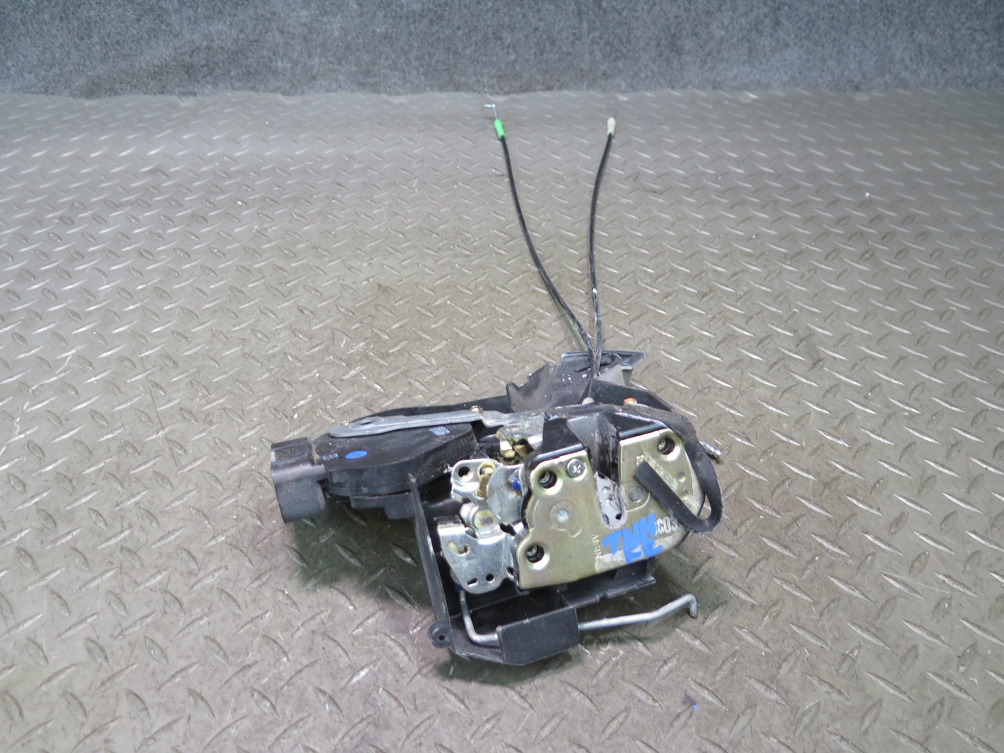 00-05 Toyota MR2 Spyder ZZW30L Right Door Lock Latch Actuator OEM