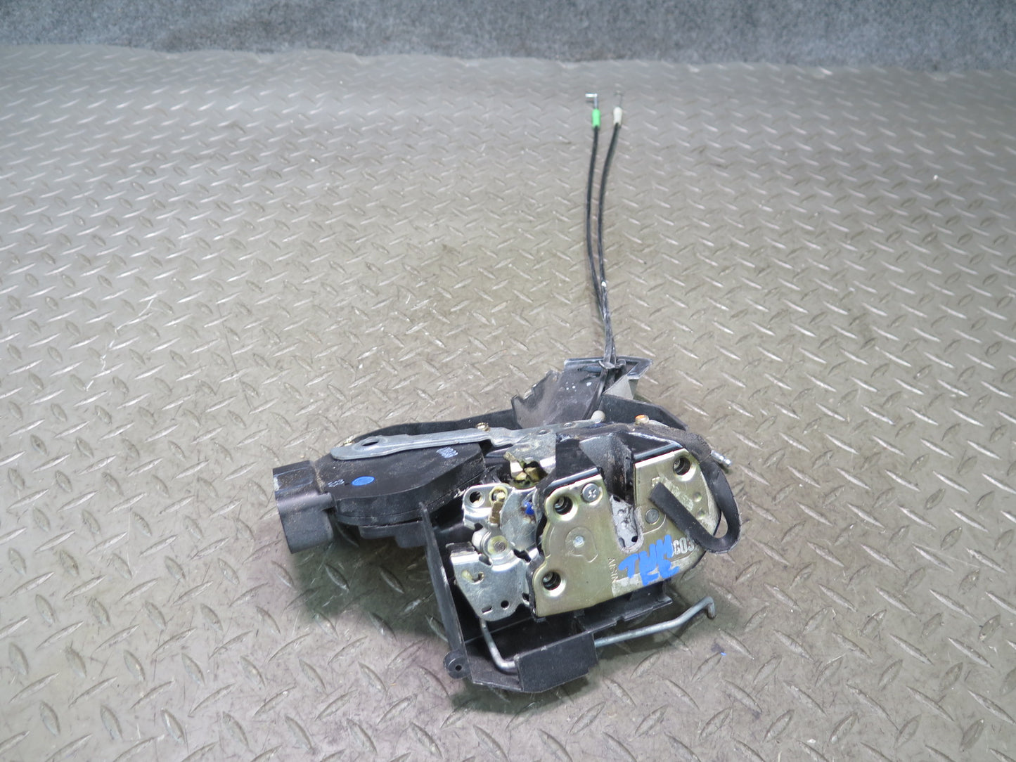 00-05 Toyota MR2 Spyder ZZW30L Right Door Lock Latch Actuator OEM