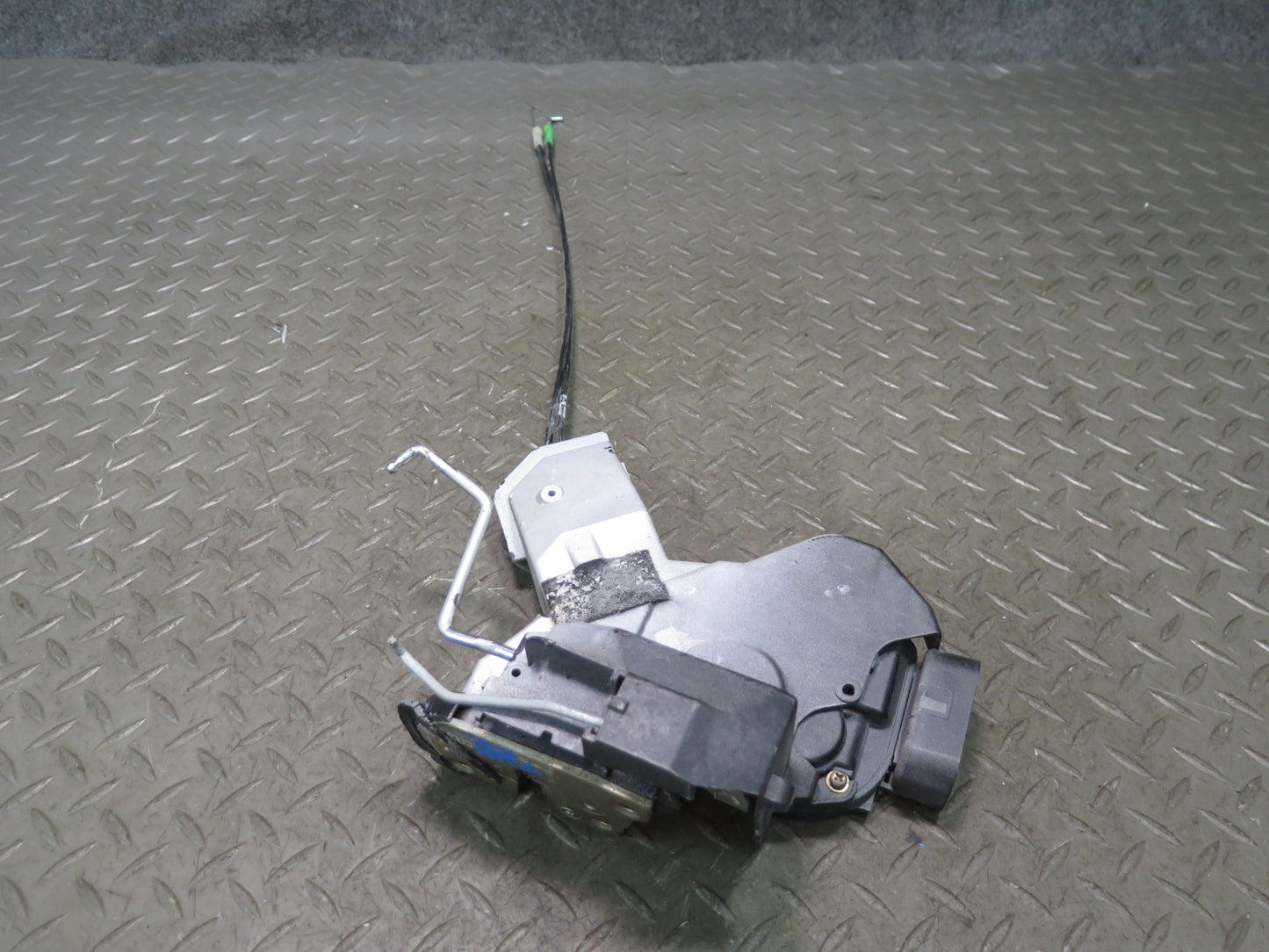 00-05 Toyota MR2 Spyder ZZW30L Right Door Lock Latch Actuator OEM