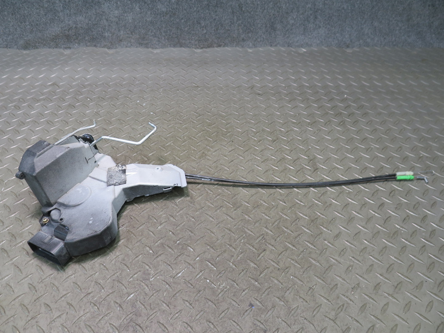 00-05 Toyota MR2 Spyder ZZW30L Right Door Lock Latch Actuator OEM