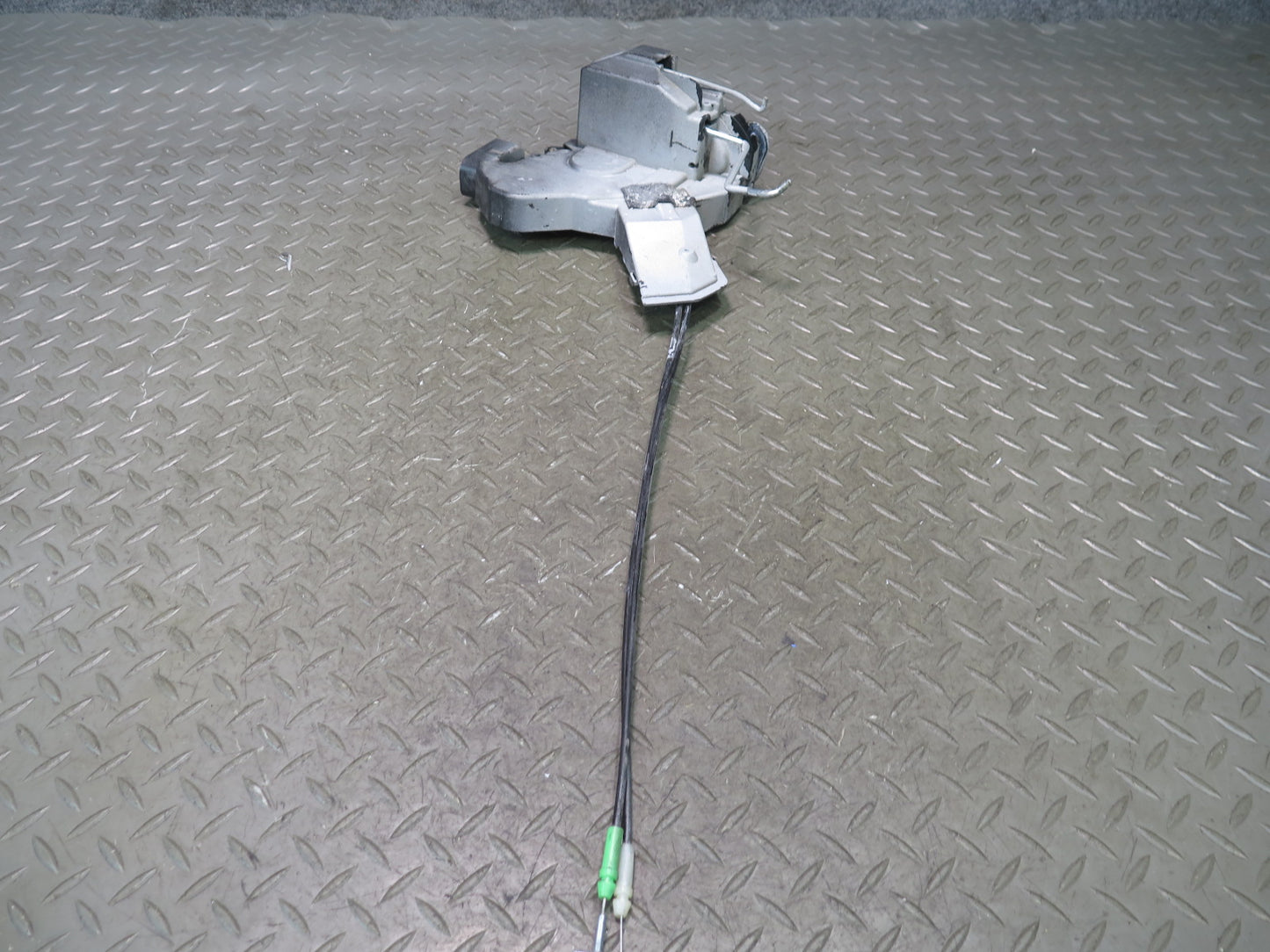 00-05 Toyota MR2 Spyder ZZW30L Right Door Lock Latch Actuator OEM